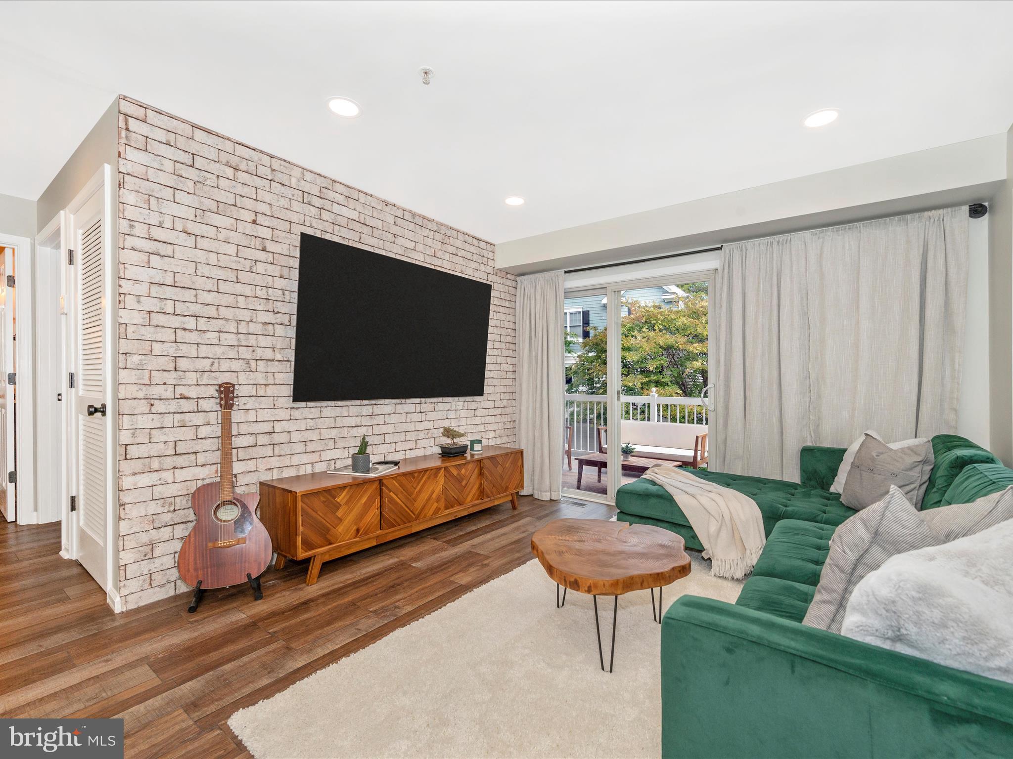 LAKELANDS - Residential