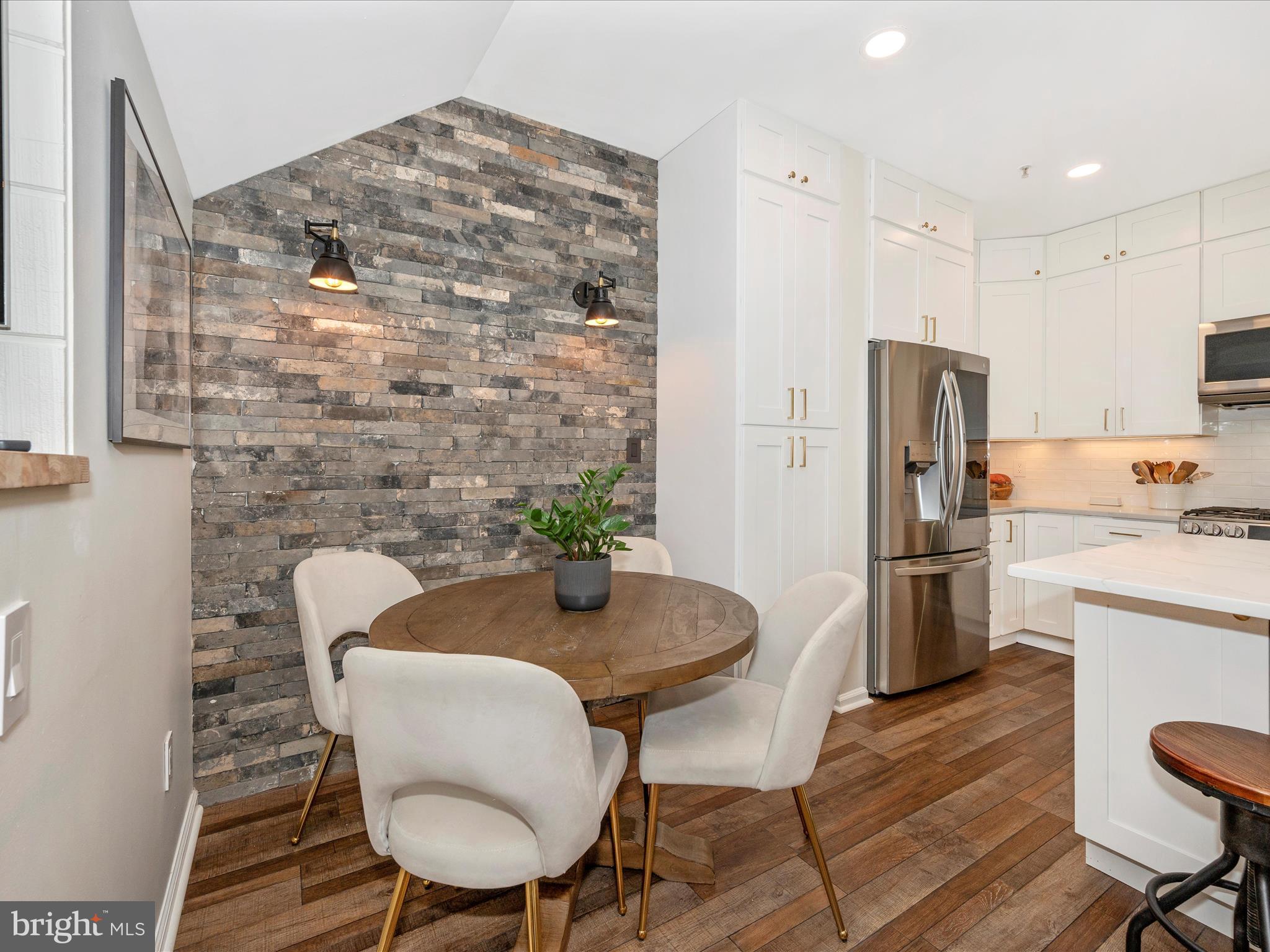 LAKELANDS - Residential