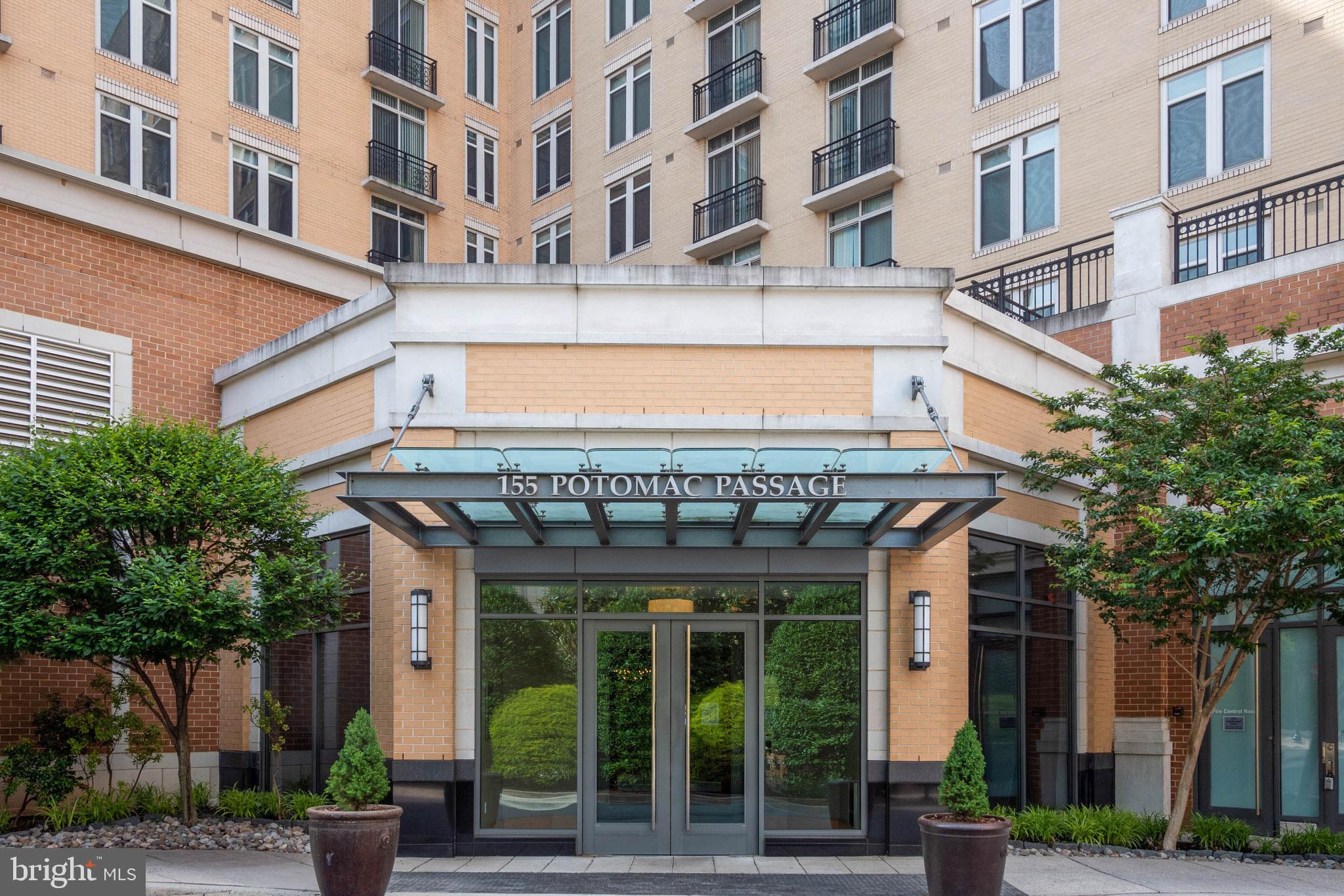 ONE NATIONAL HARBOR CONDOMINIUM - Residential Lease