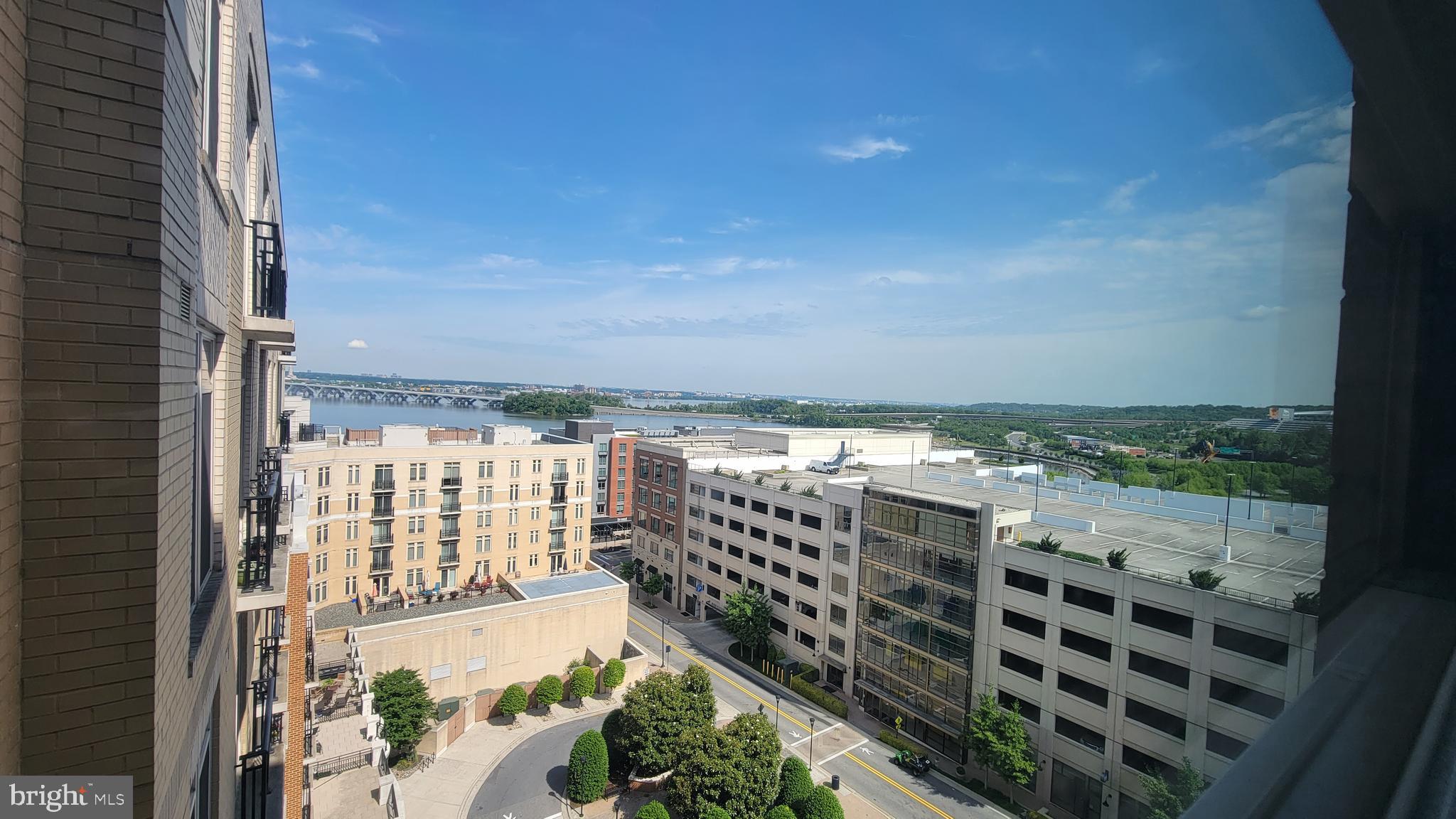 ONE NATIONAL HARBOR CONDOMINIUM - Residential Lease