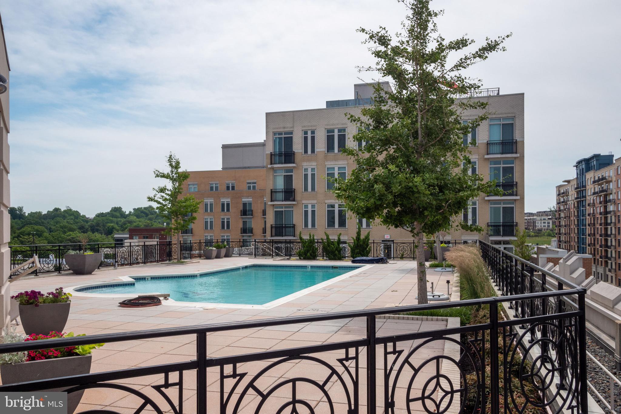 ONE NATIONAL HARBOR CONDOMINIUM - Residential Lease