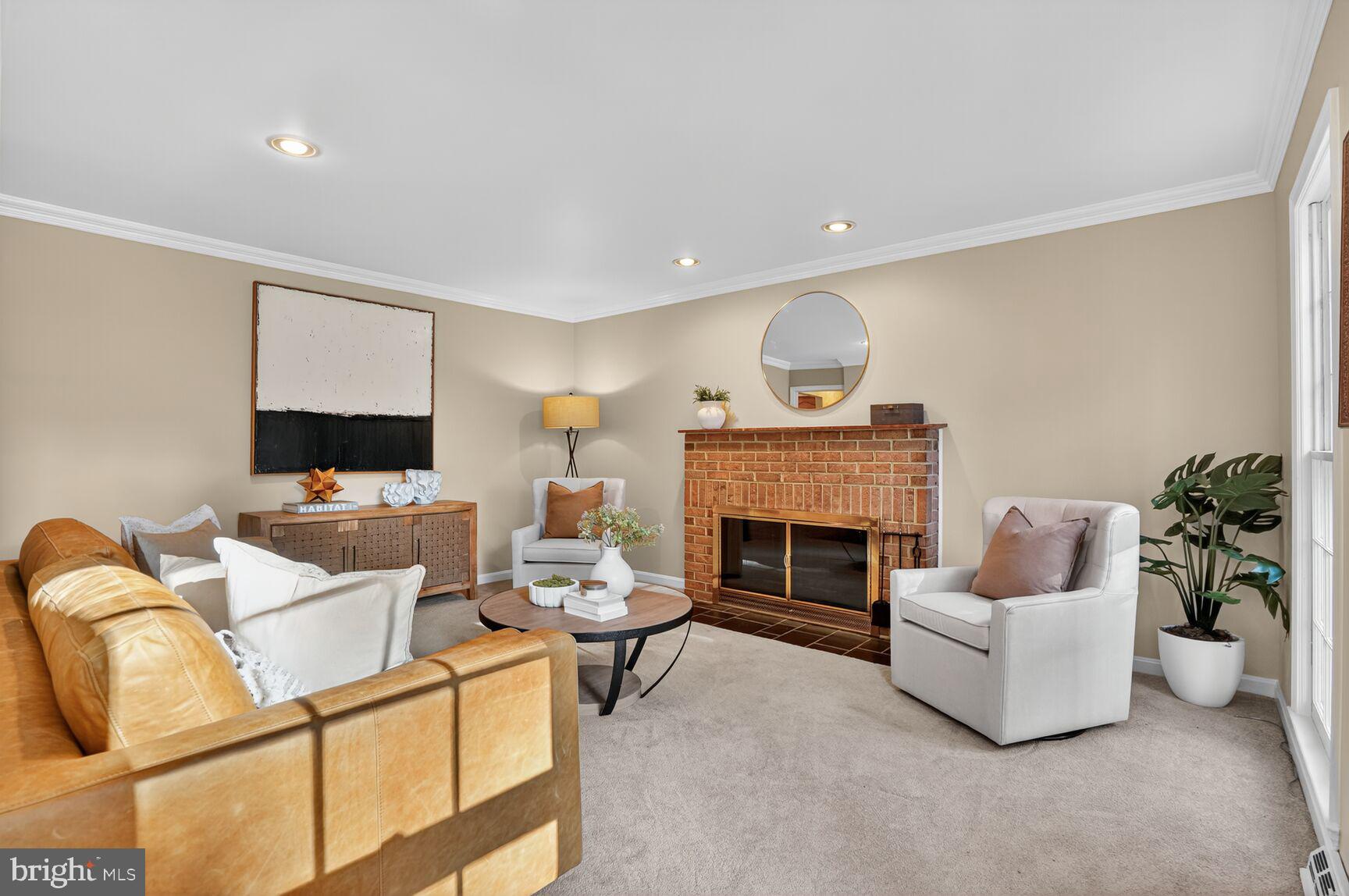 COUNTRY CLUB HILLS - Residential