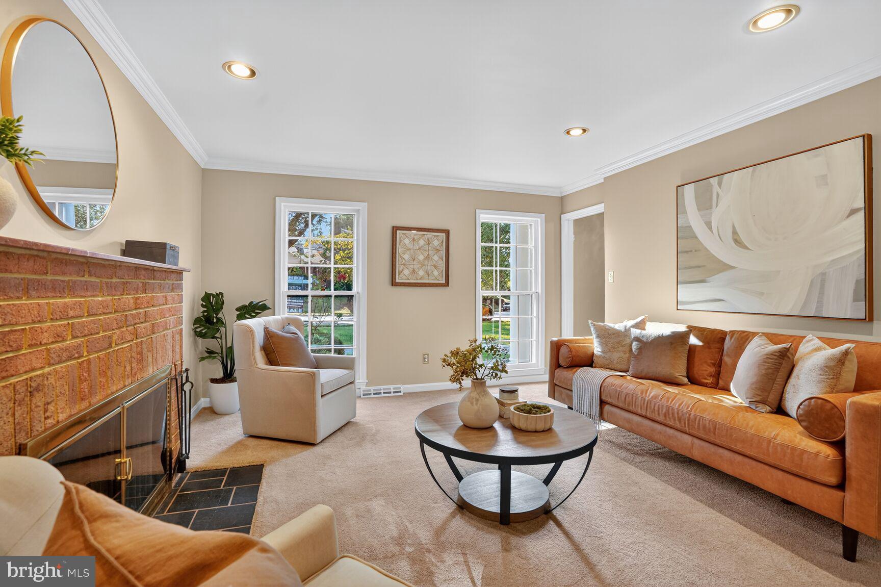 COUNTRY CLUB HILLS - Residential