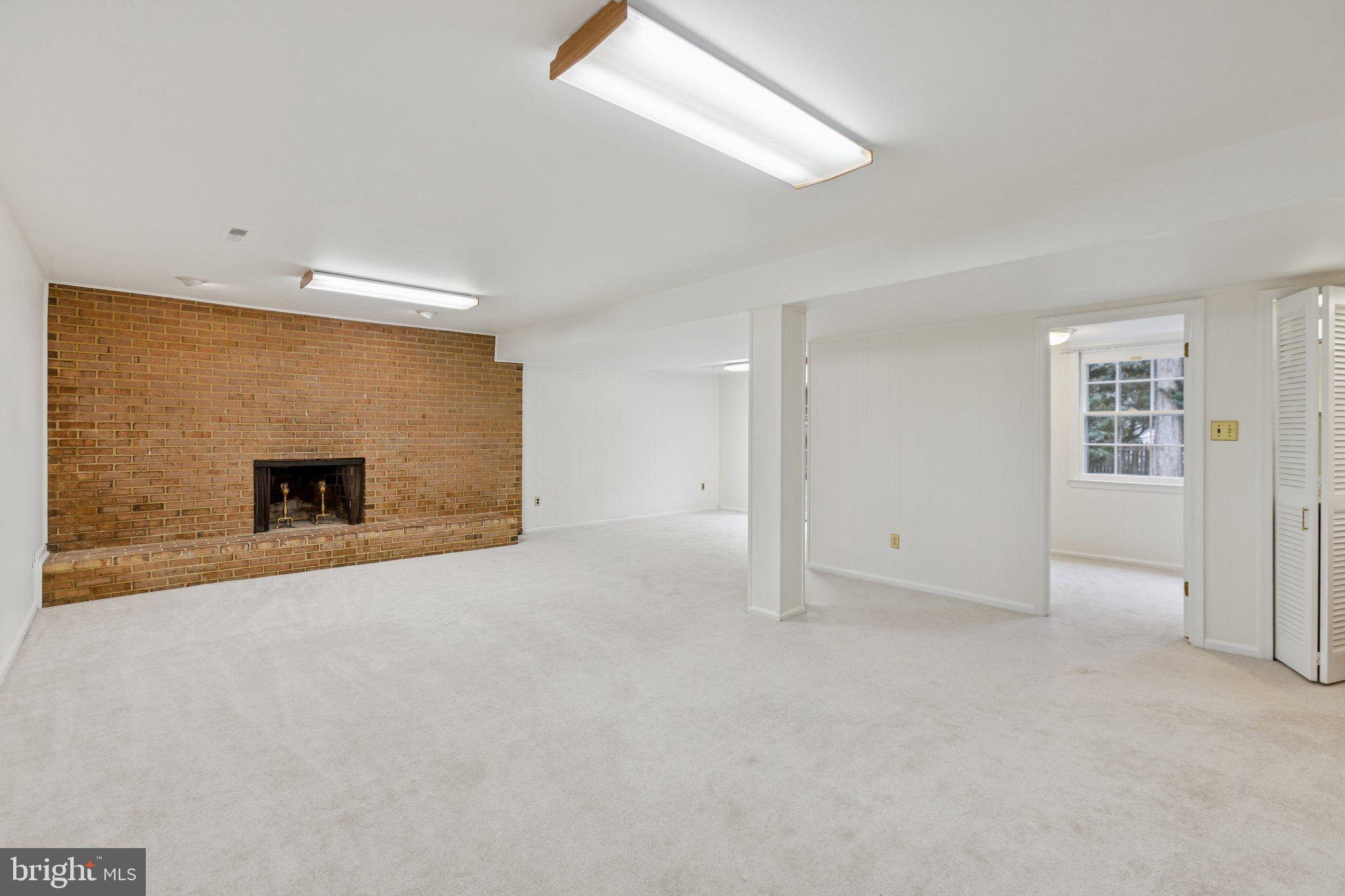 COUNTRY CLUB HILLS - Residential