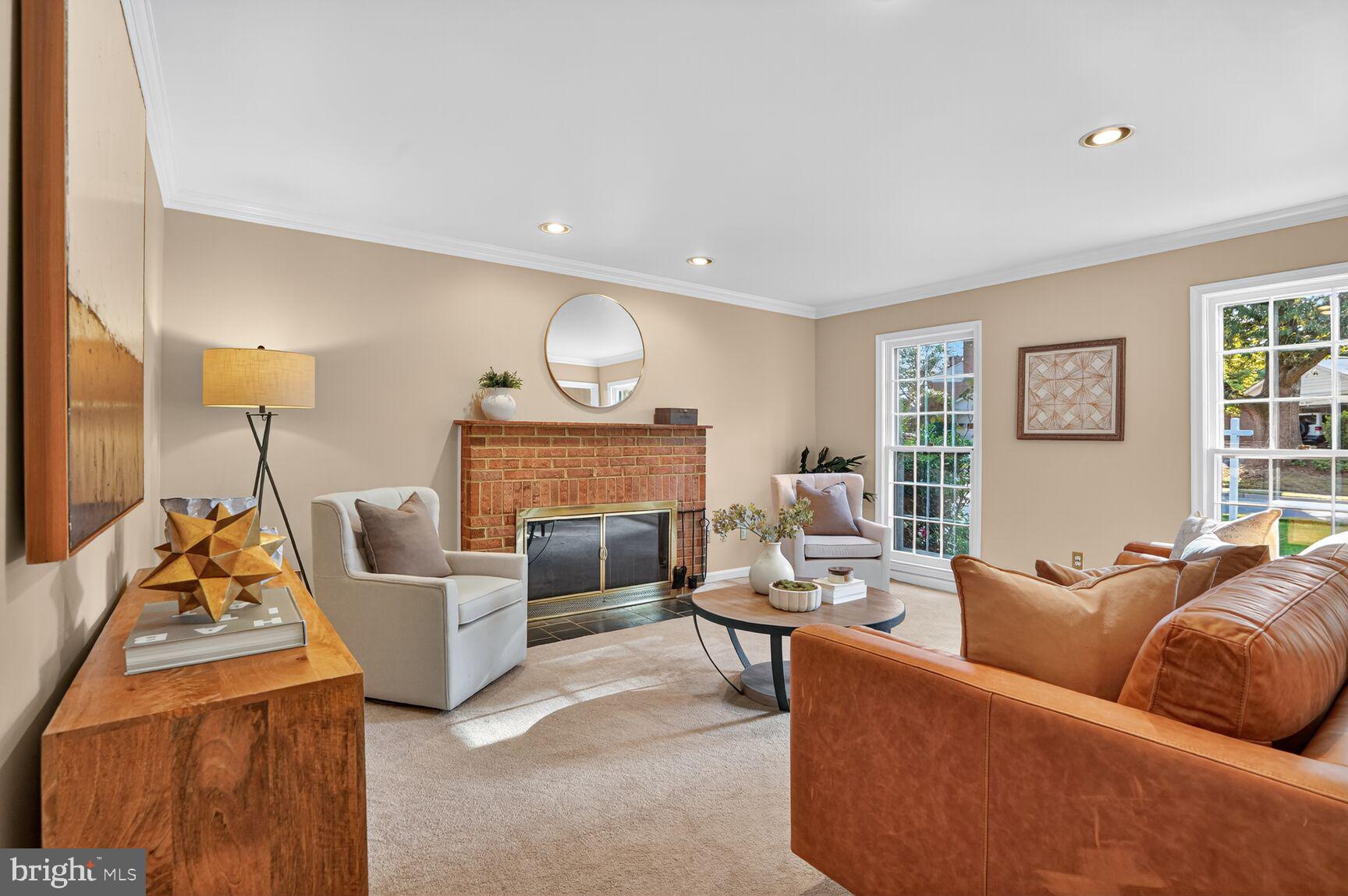 COUNTRY CLUB HILLS - Residential