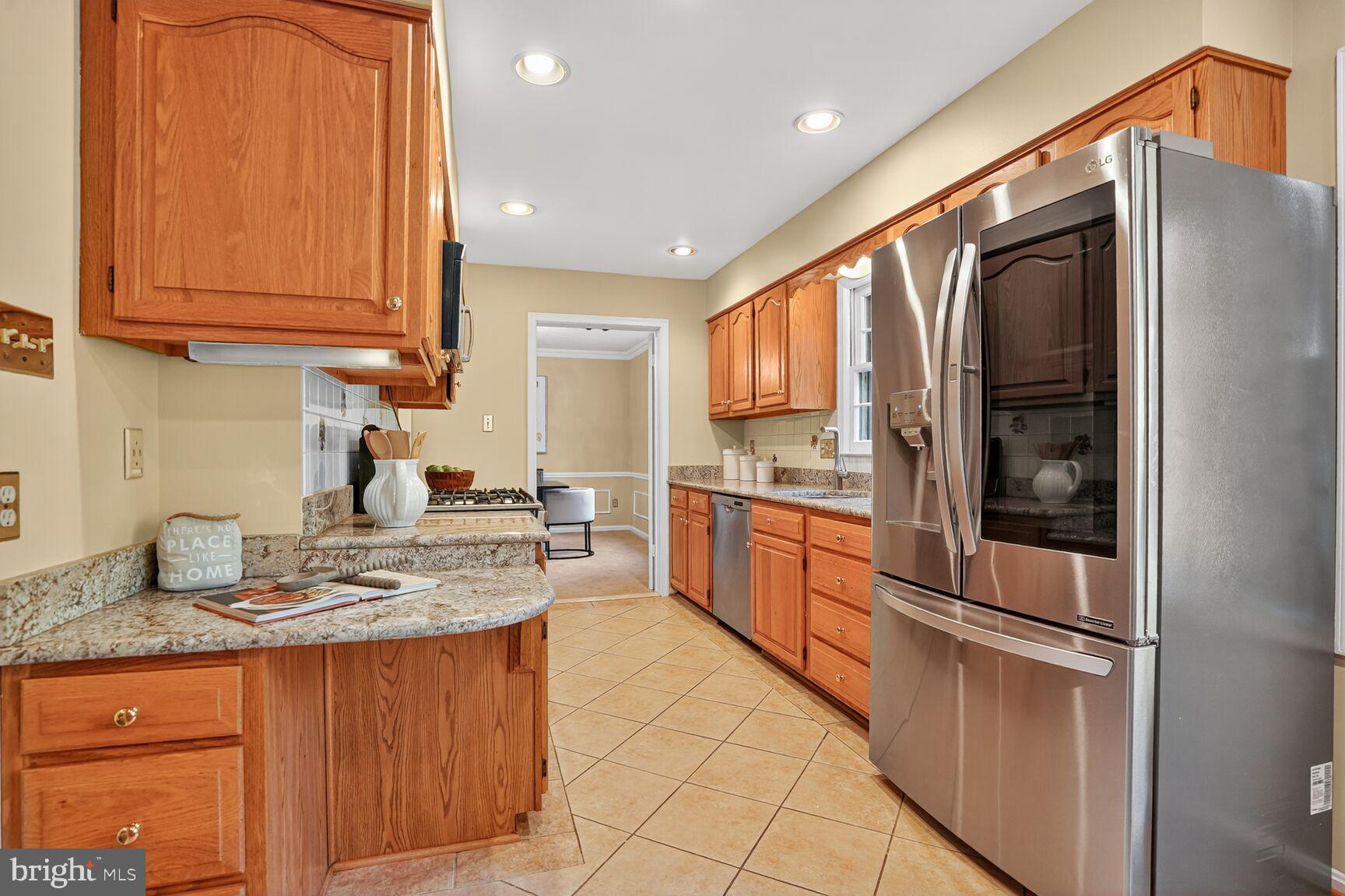 COUNTRY CLUB HILLS - Residential