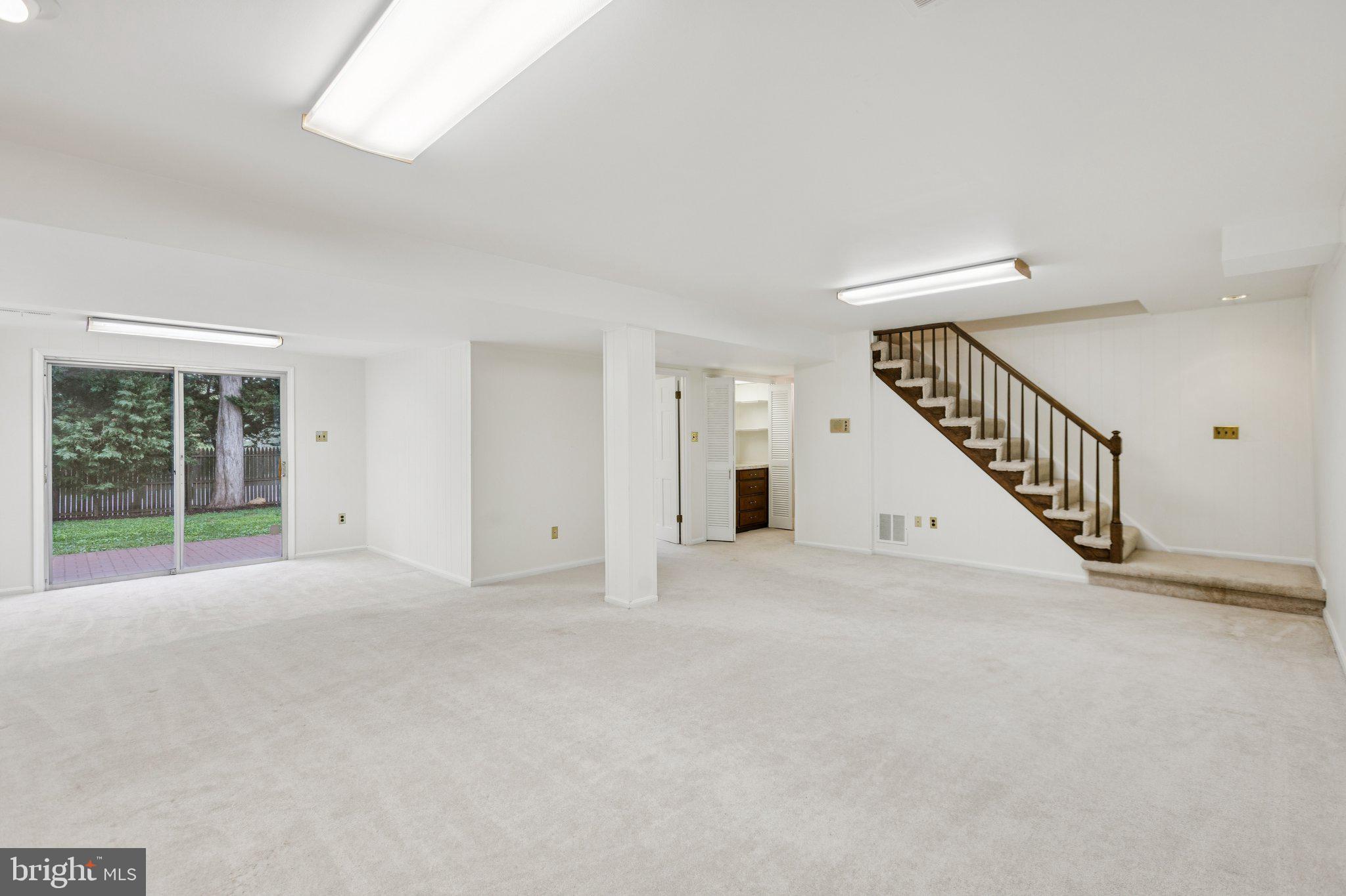 COUNTRY CLUB HILLS - Residential