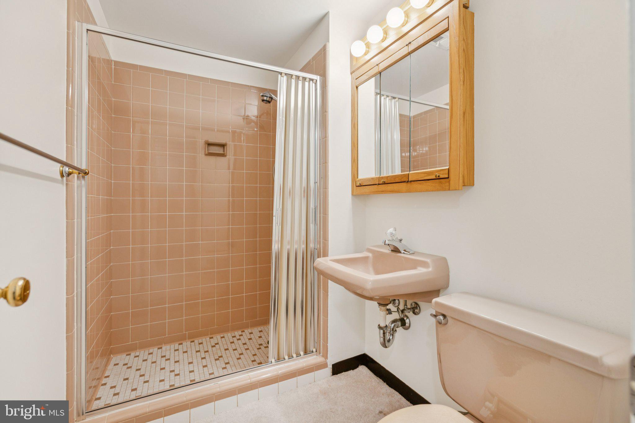 COUNTRY CLUB HILLS - Residential