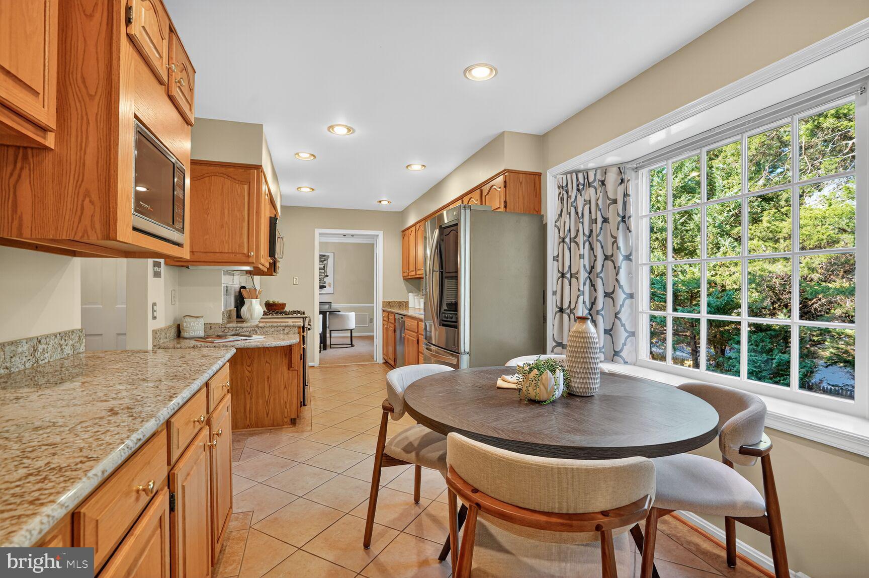 COUNTRY CLUB HILLS - Residential