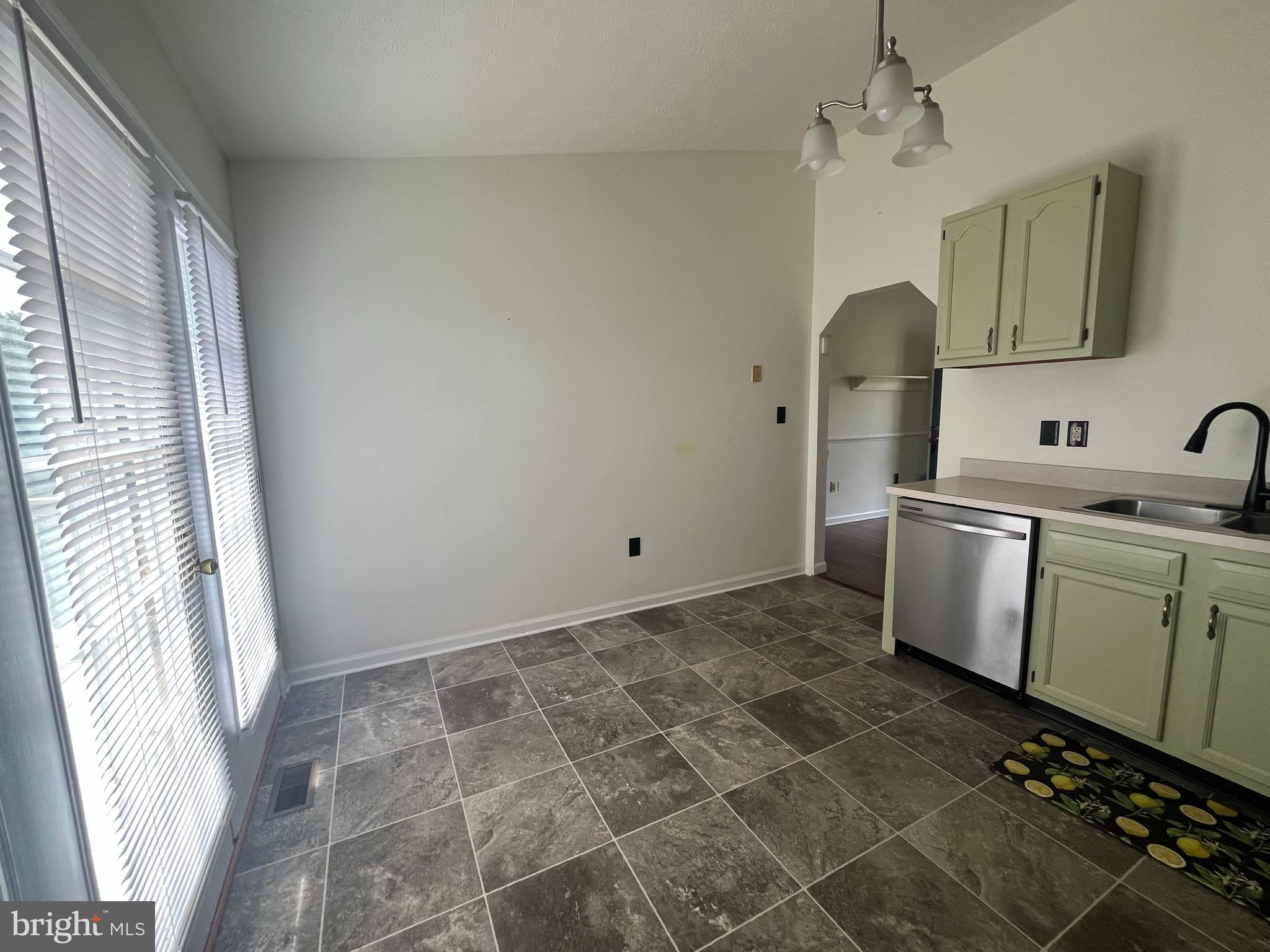 OPEQUON MEADOWS - Residential Lease