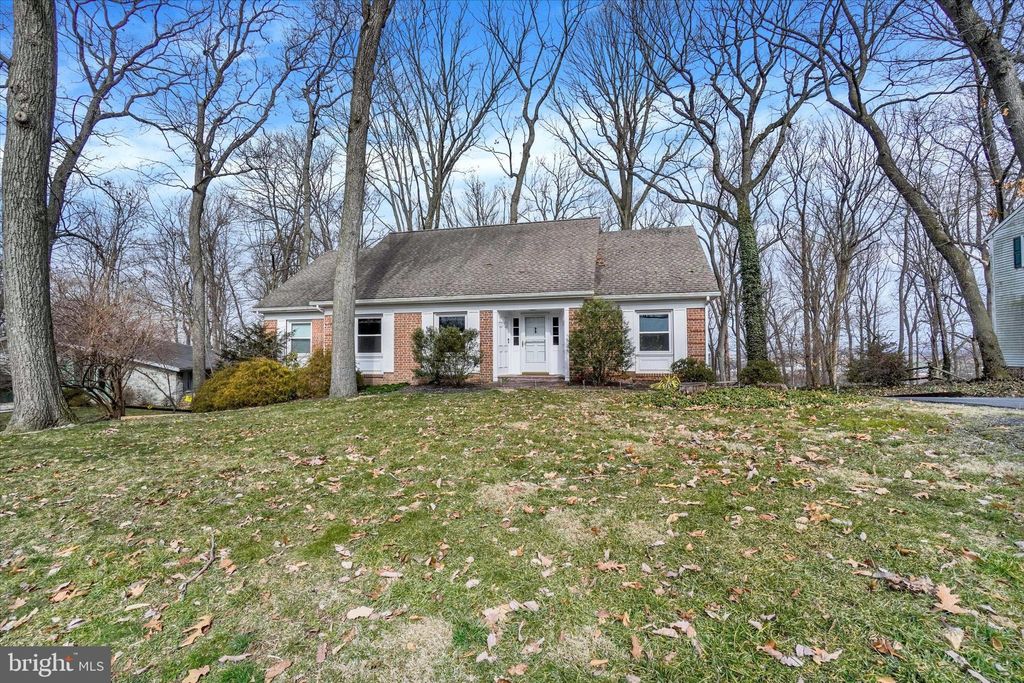 Photo of 2922 Kings Lane, Lancaster, PA 17601 (MLS # PALA2047146)
