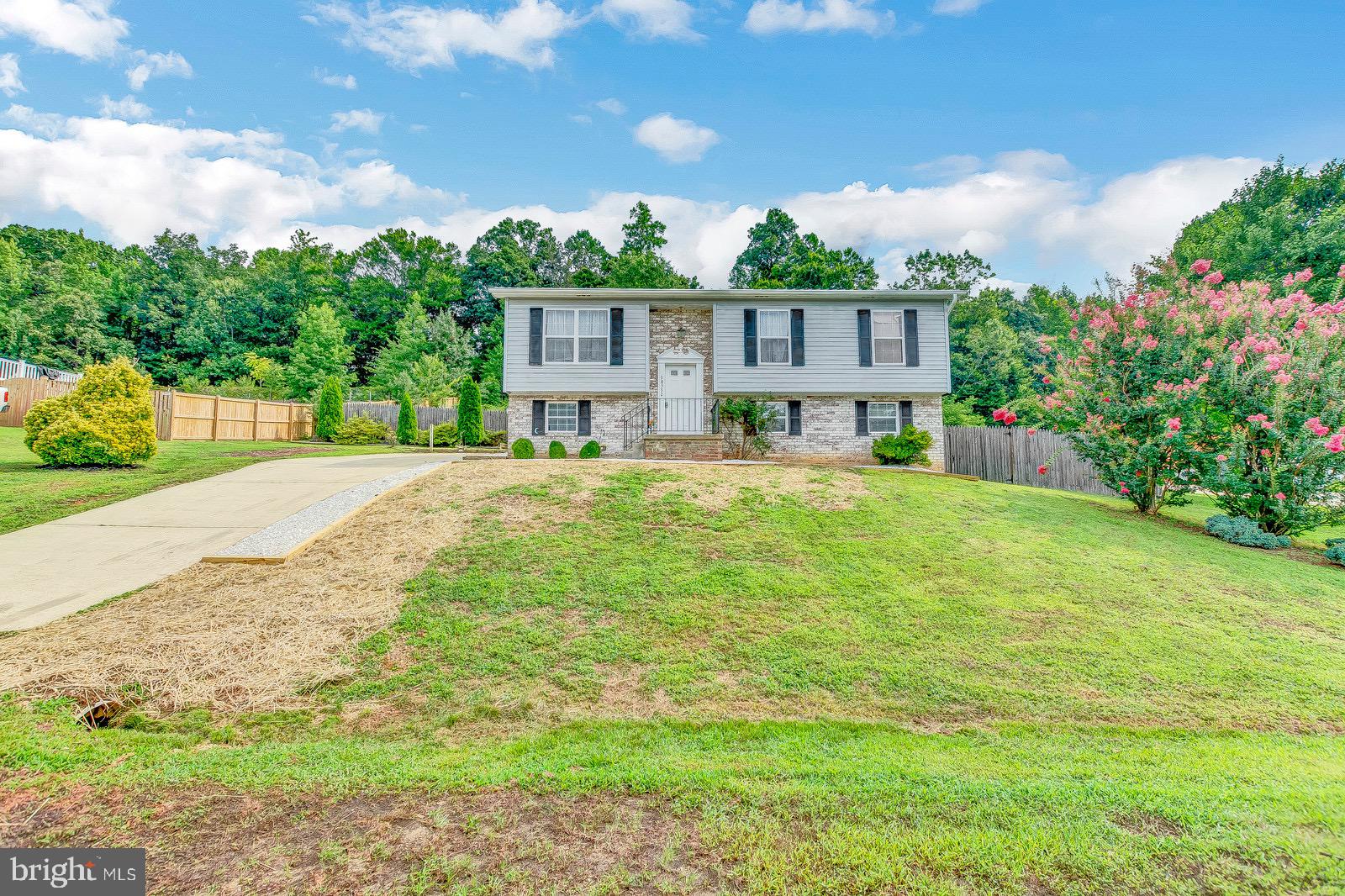 LAUREL RIDGE - Residential