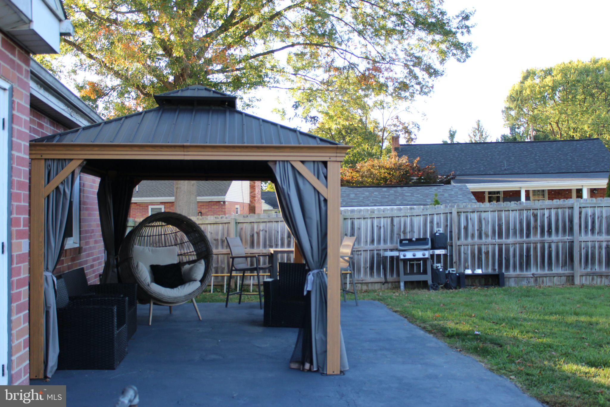 423 HAWTHORNE DRIVE