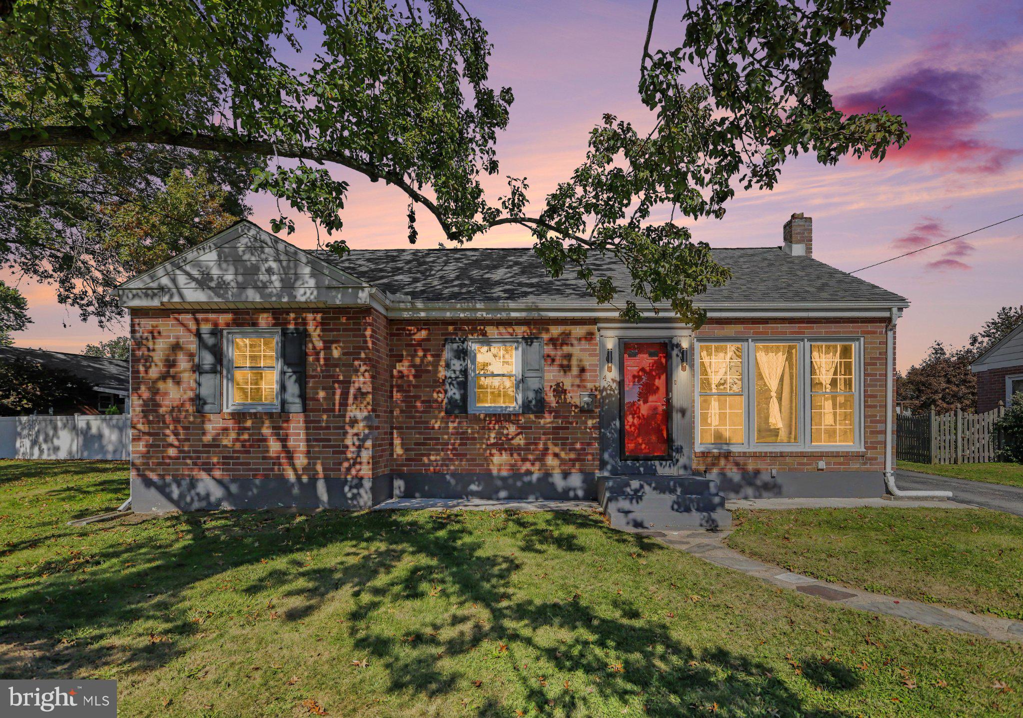 423 HAWTHORNE DRIVE