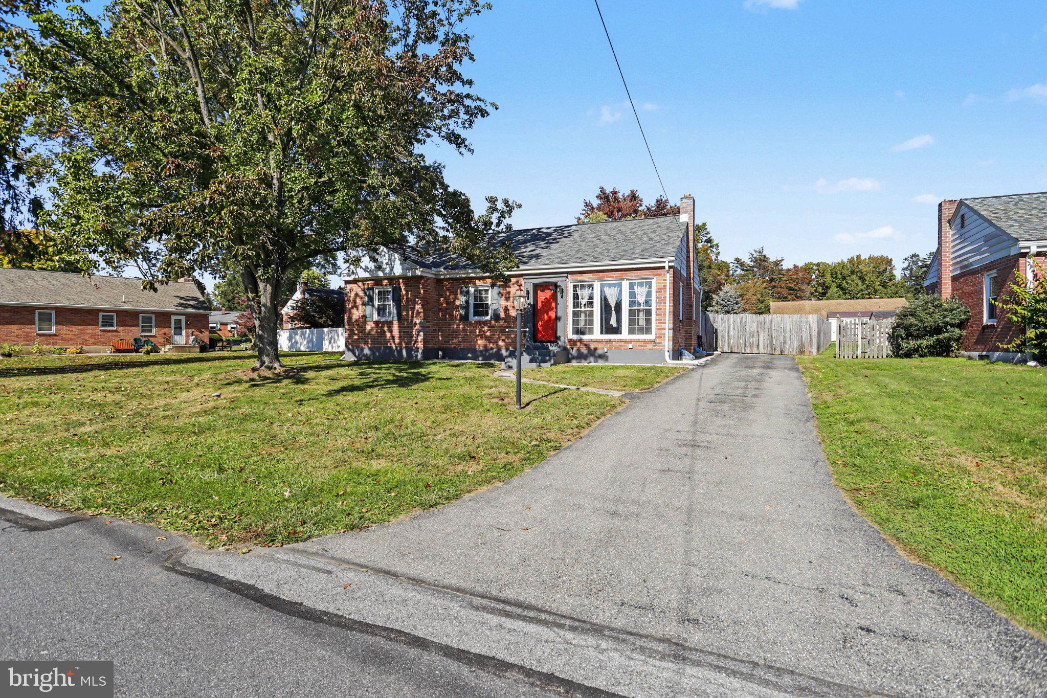 423 HAWTHORNE DRIVE