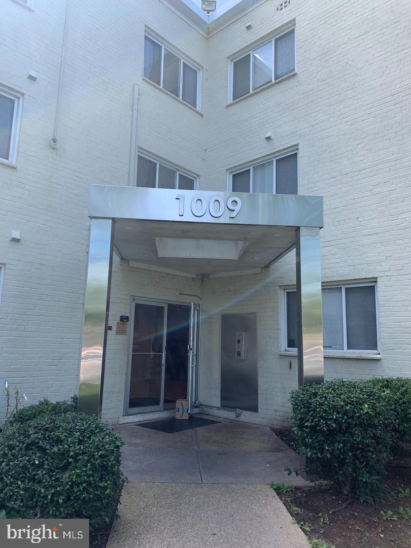 1009 CHILLUM ROAD 403