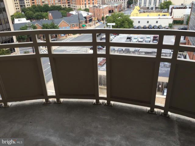 FAIRMONT PLAZA - Residential Lease