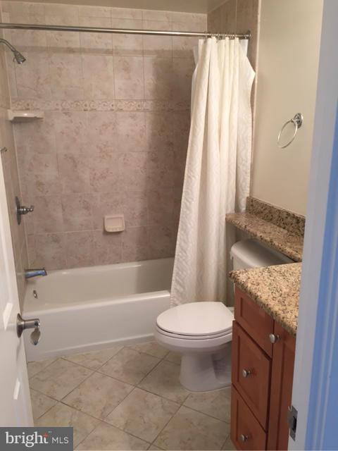 FAIRMONT PLAZA - Residential Lease