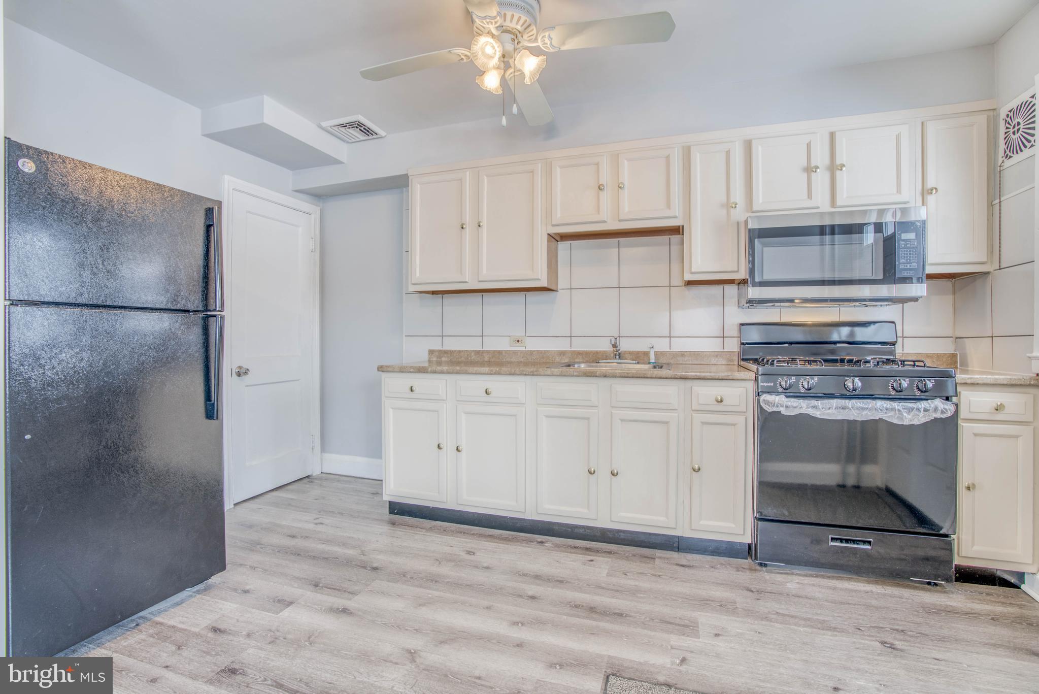 BELVEDERE SQUARE - Residential