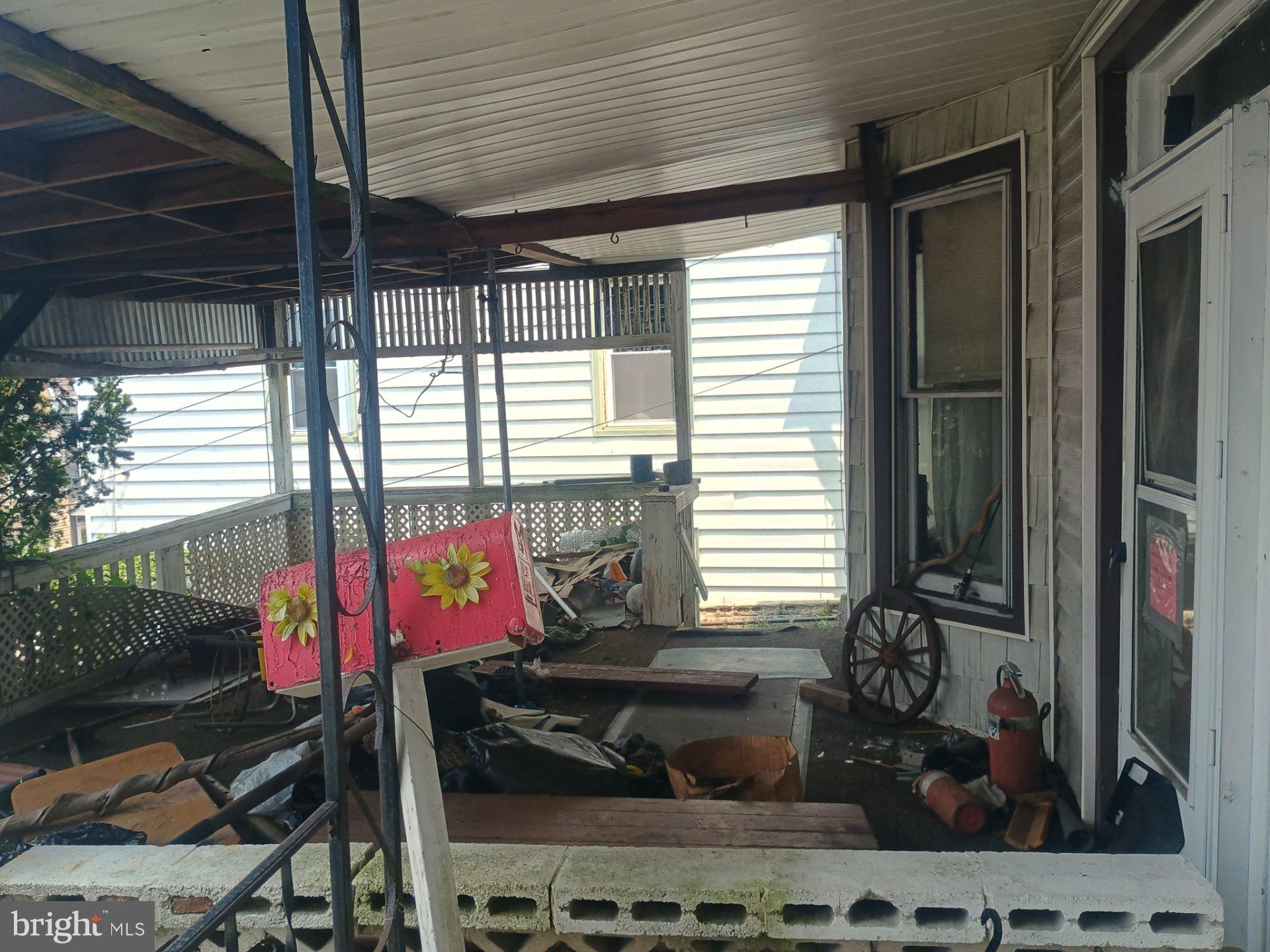 427 E NORWEGIAN STREET
