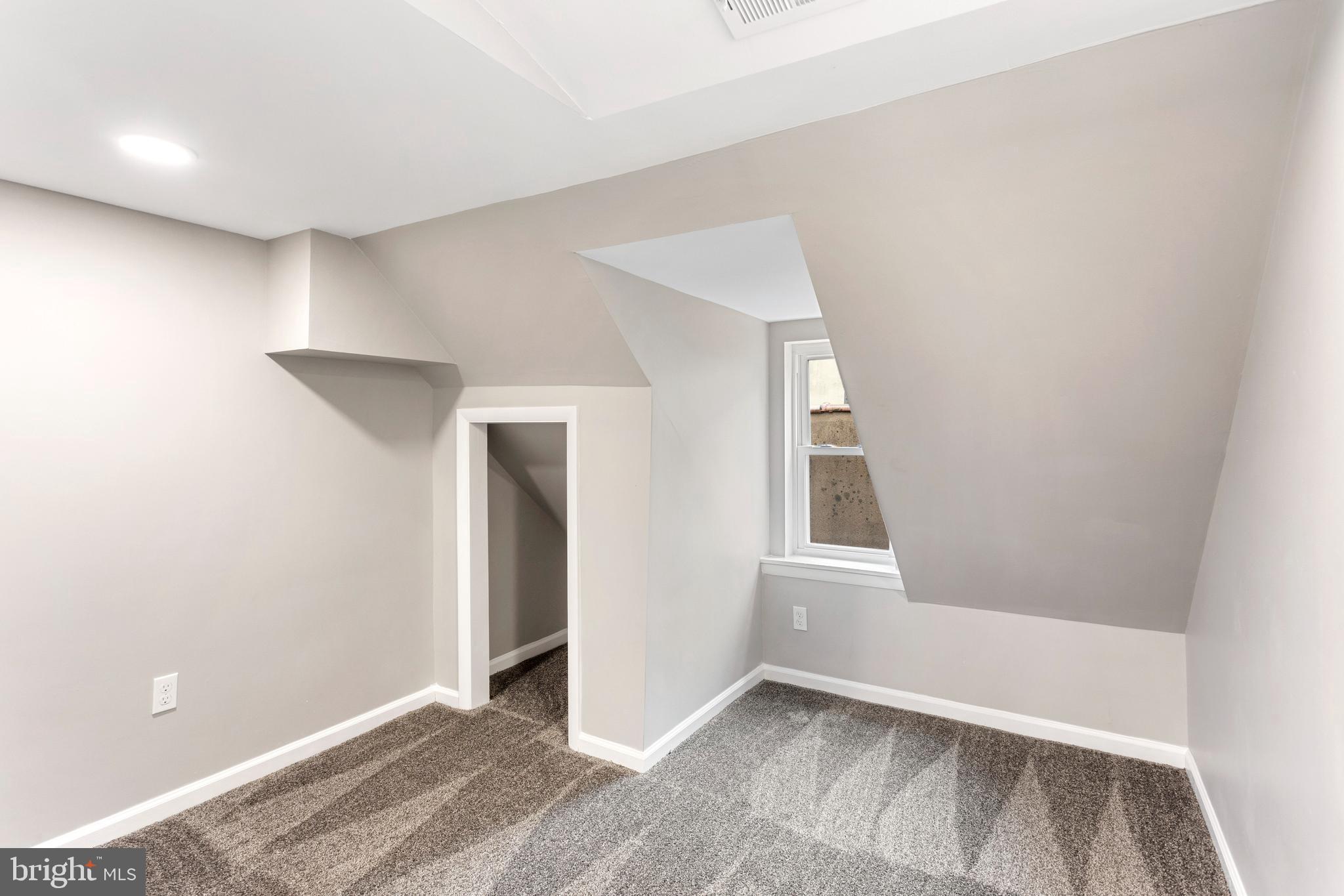 QUEEN VILLAGE - Residential Lease