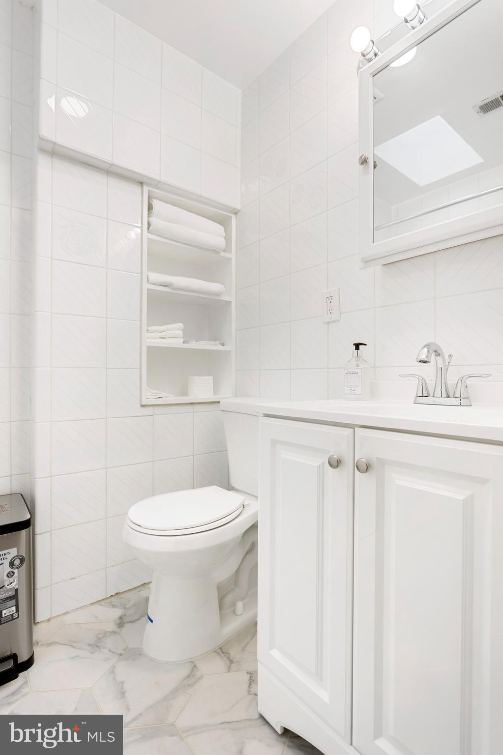 QUEEN VILLAGE - Residential Lease