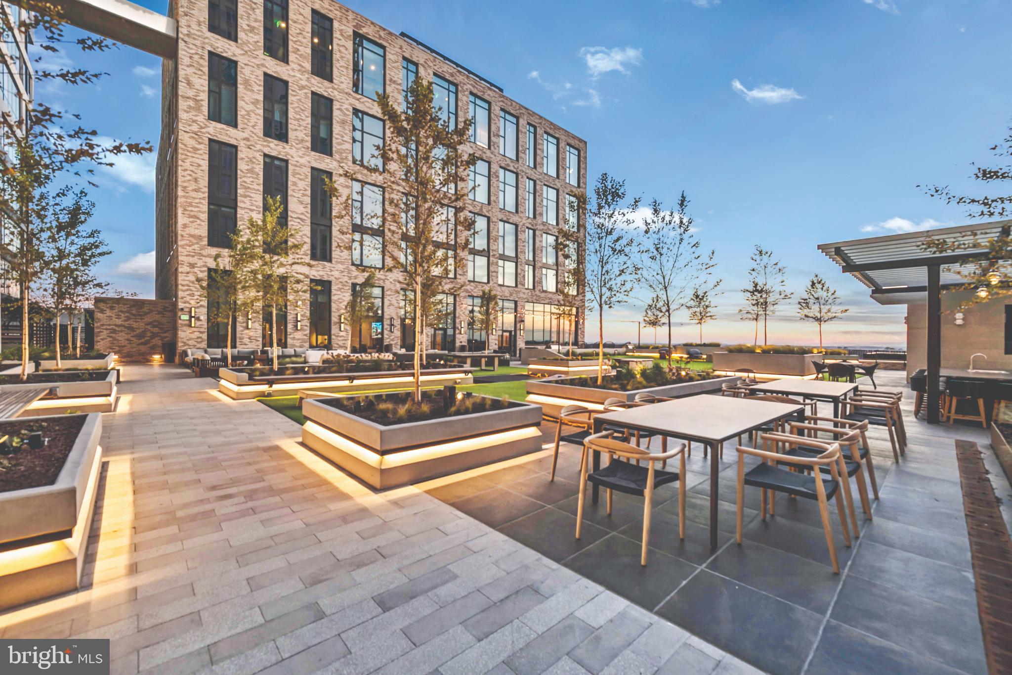 THE BORO TYSONS - Residential