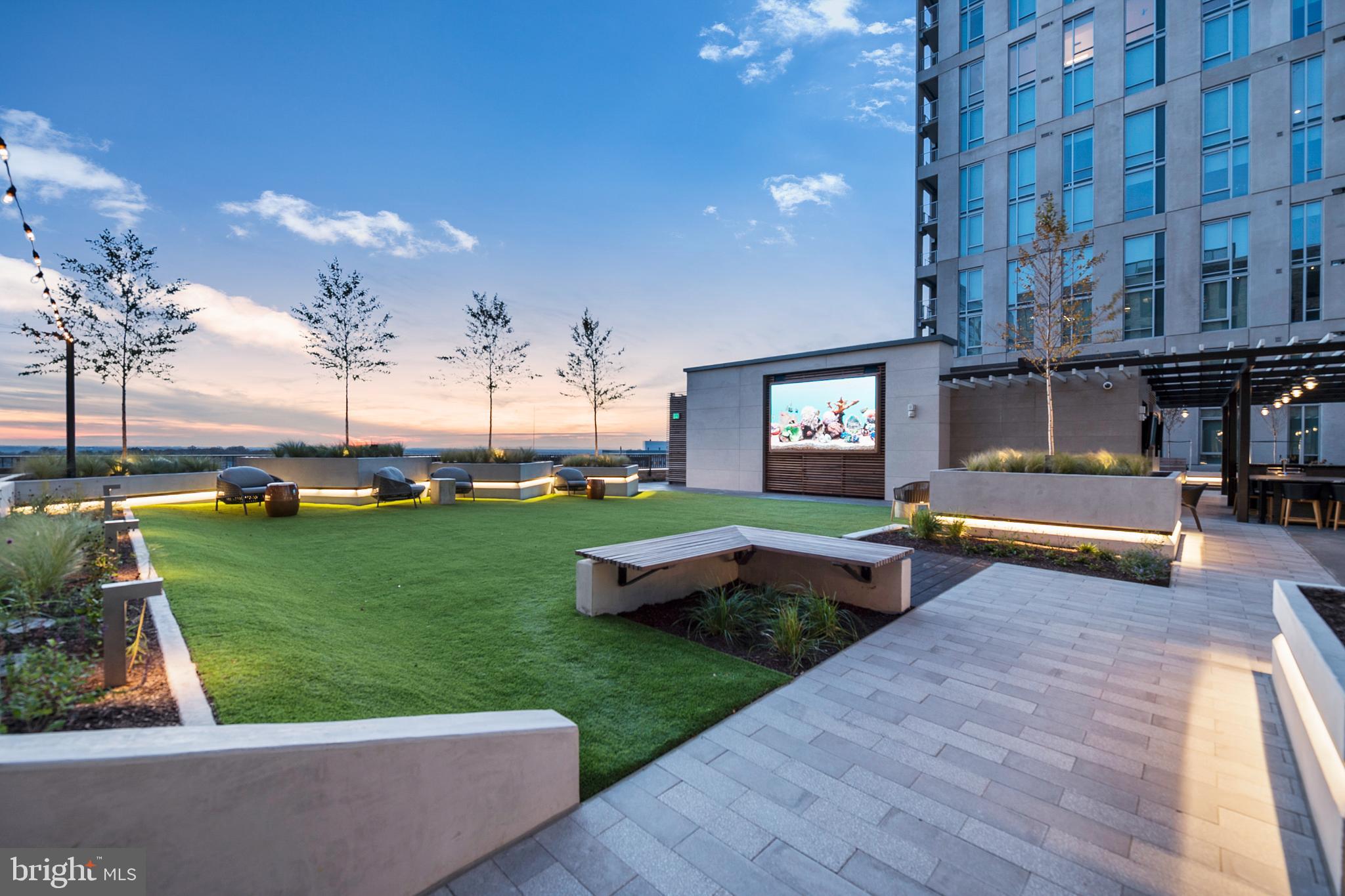 THE BORO TYSONS - Residential