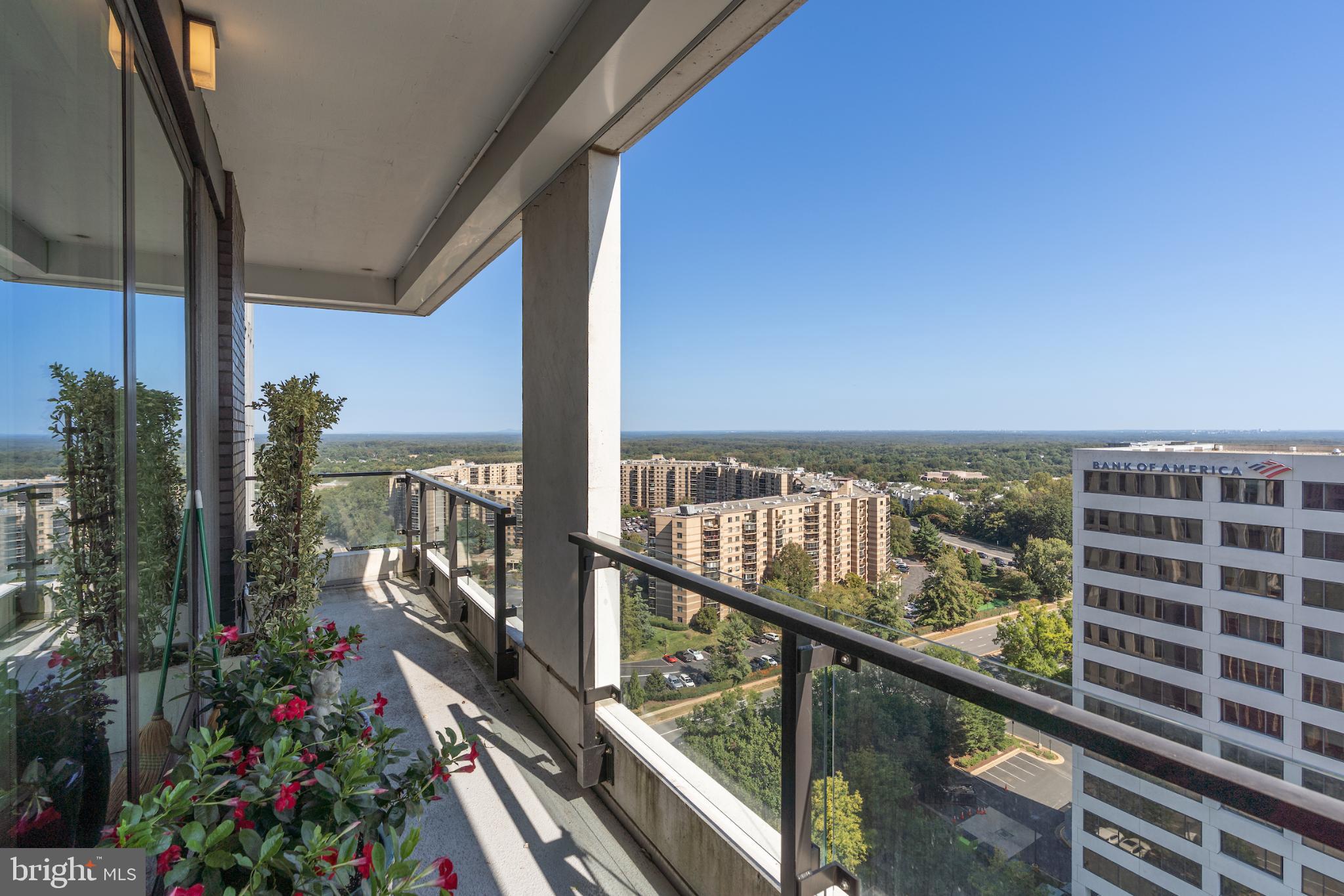 THE BORO TYSONS - Residential