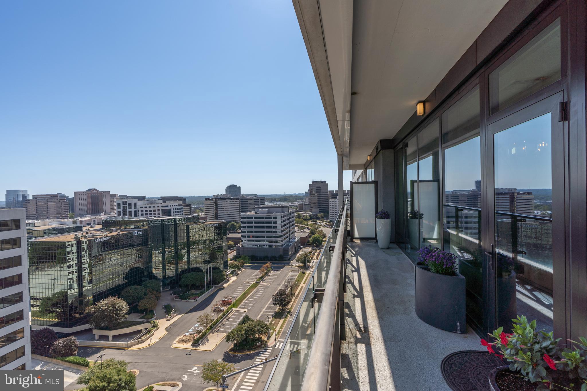 THE BORO TYSONS - Residential