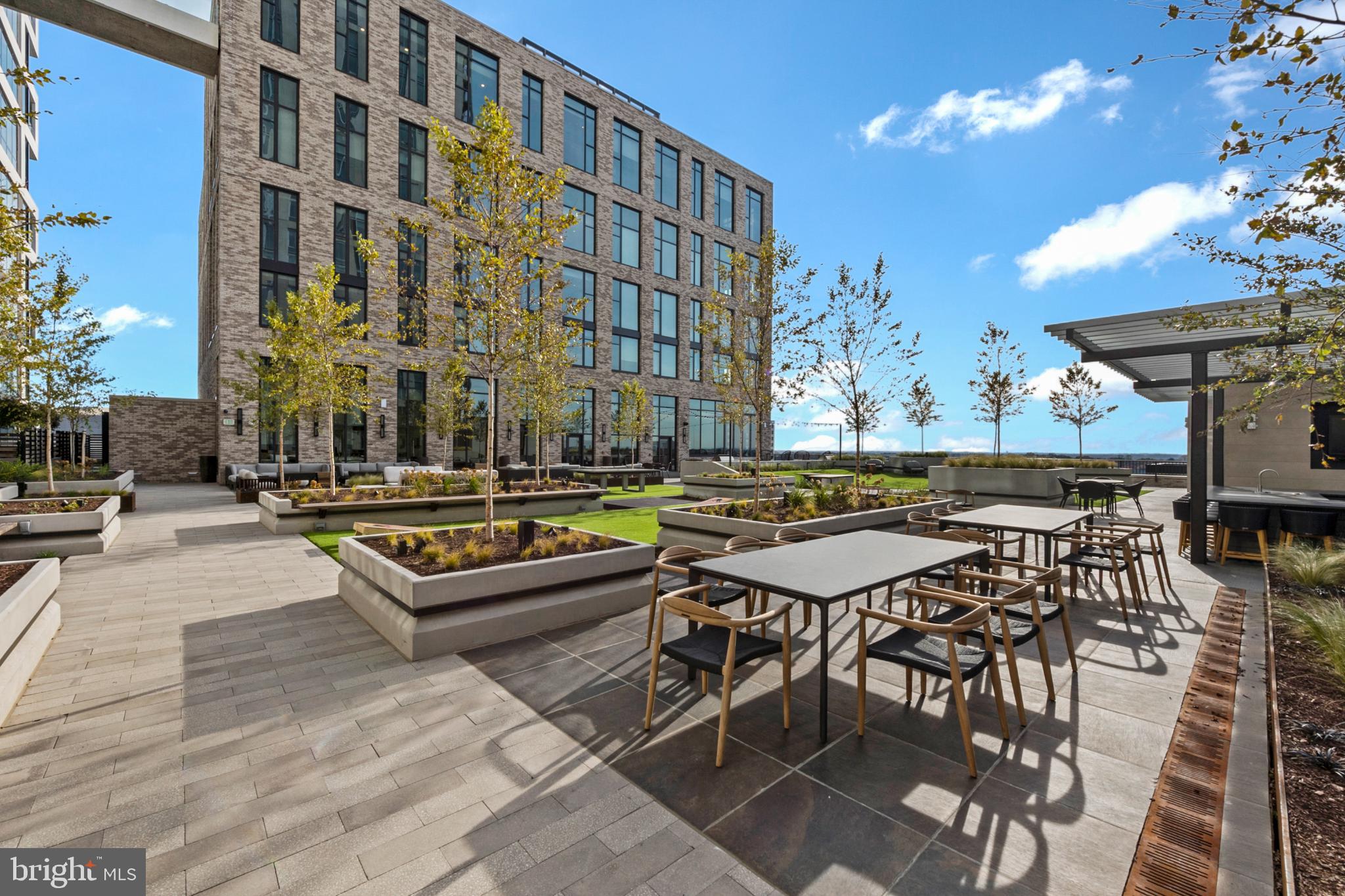 THE BORO TYSONS - Residential