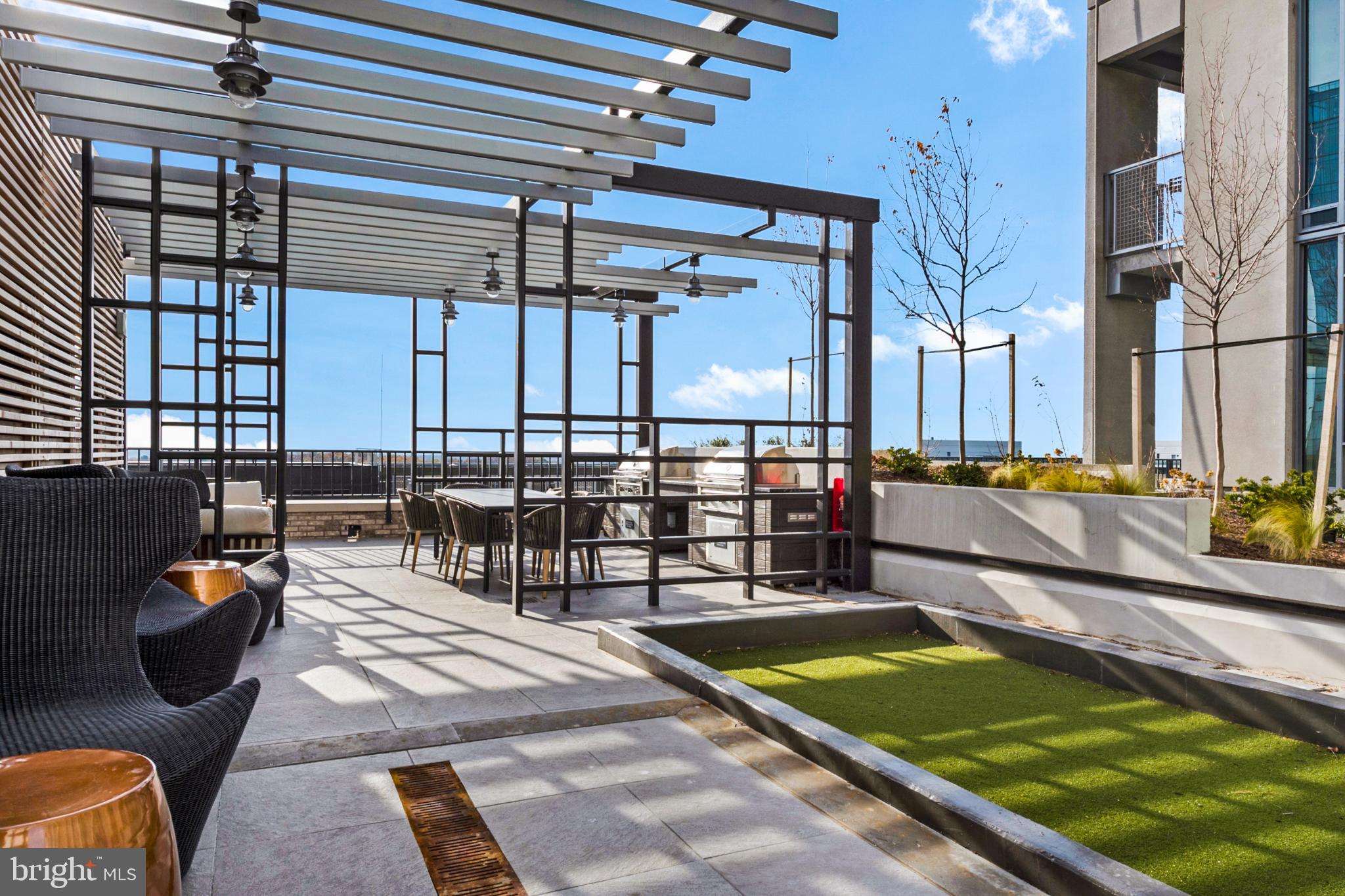 THE BORO TYSONS - Residential