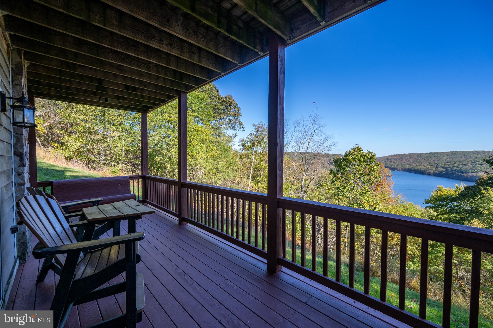 MOUNTAINSIDE - Residential