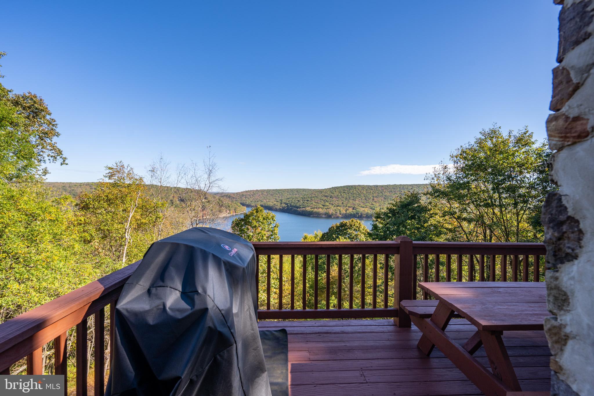 MOUNTAINSIDE - Residential