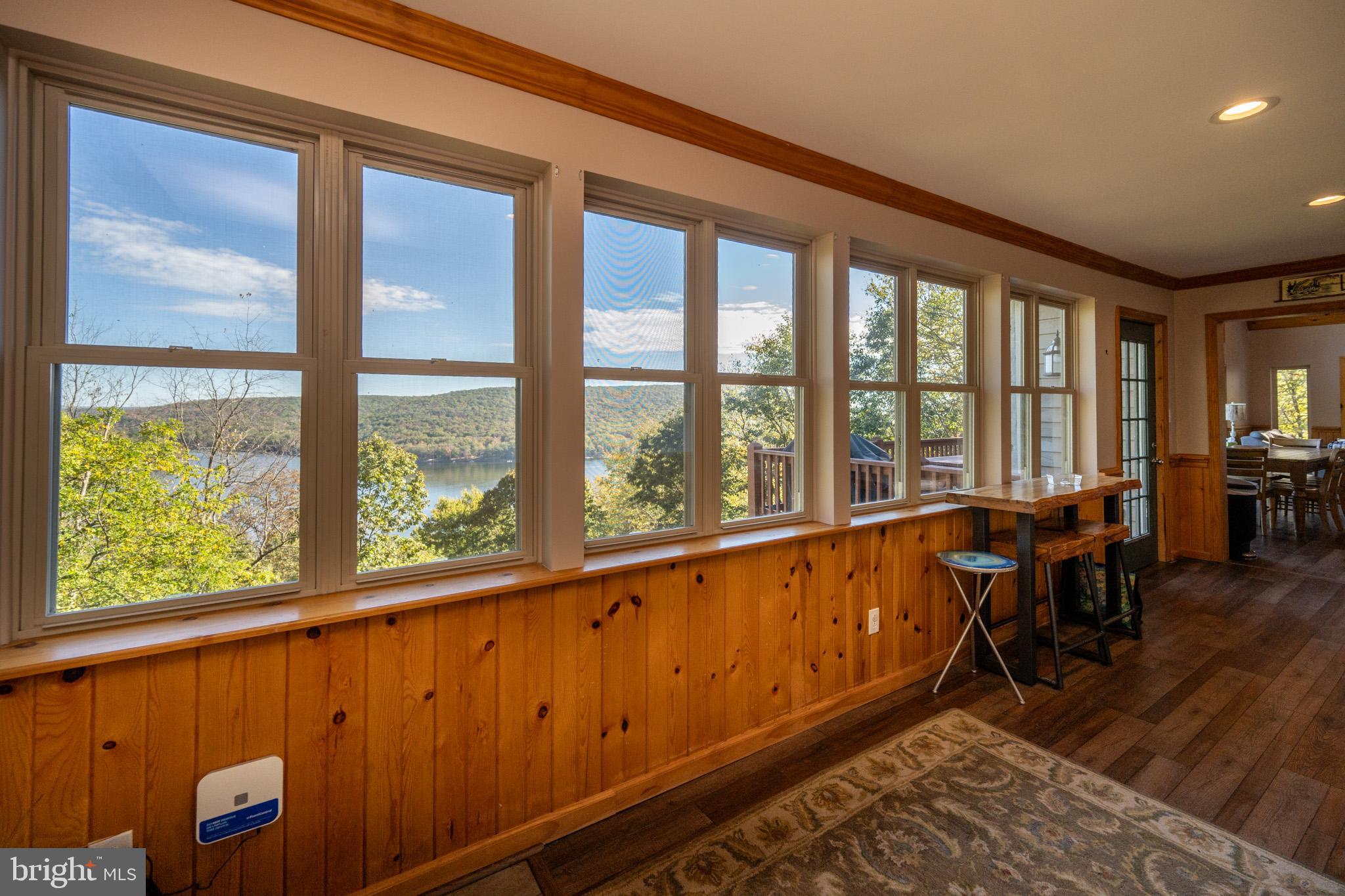 MOUNTAINSIDE - Residential