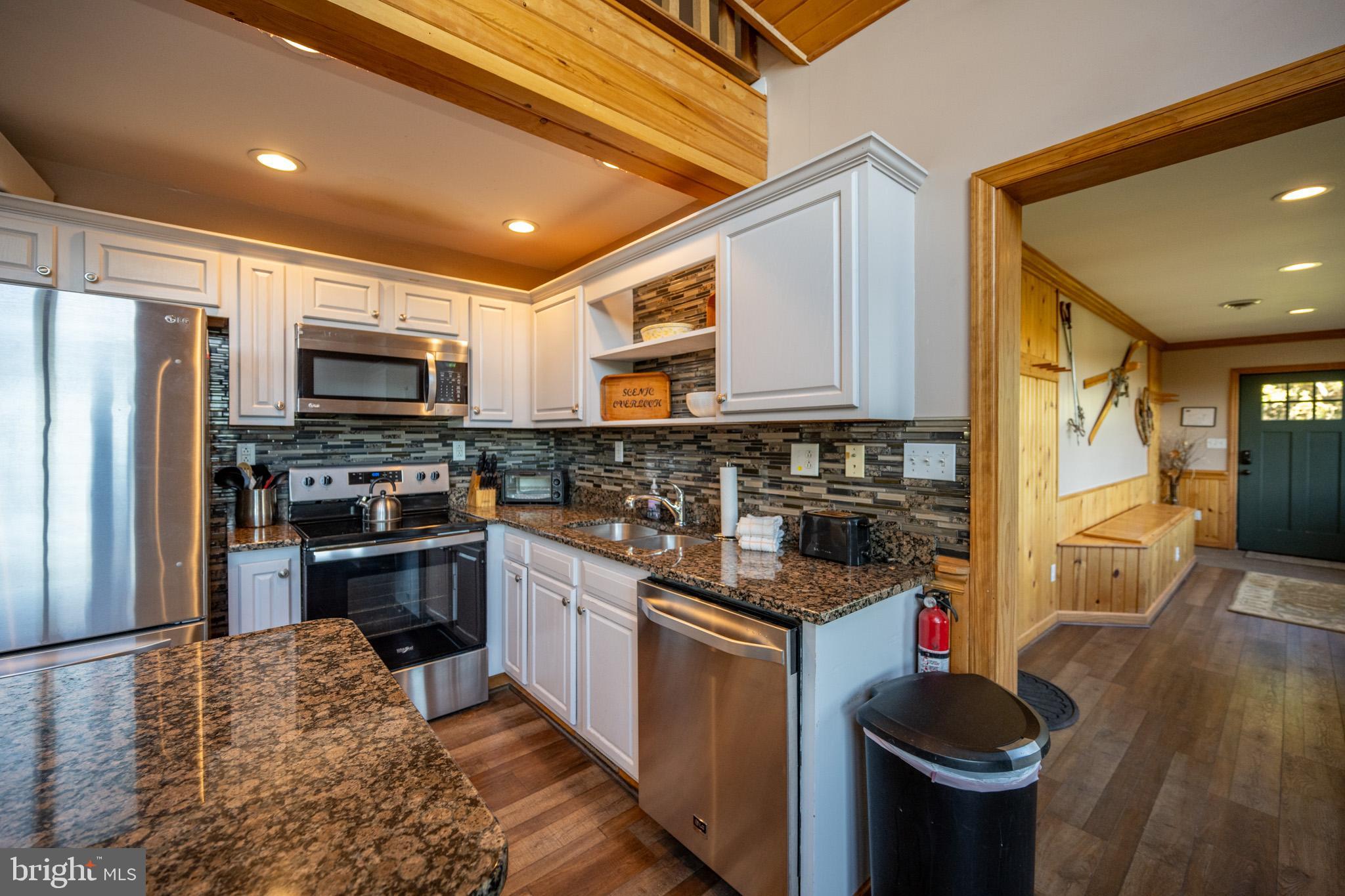 MOUNTAINSIDE - Residential