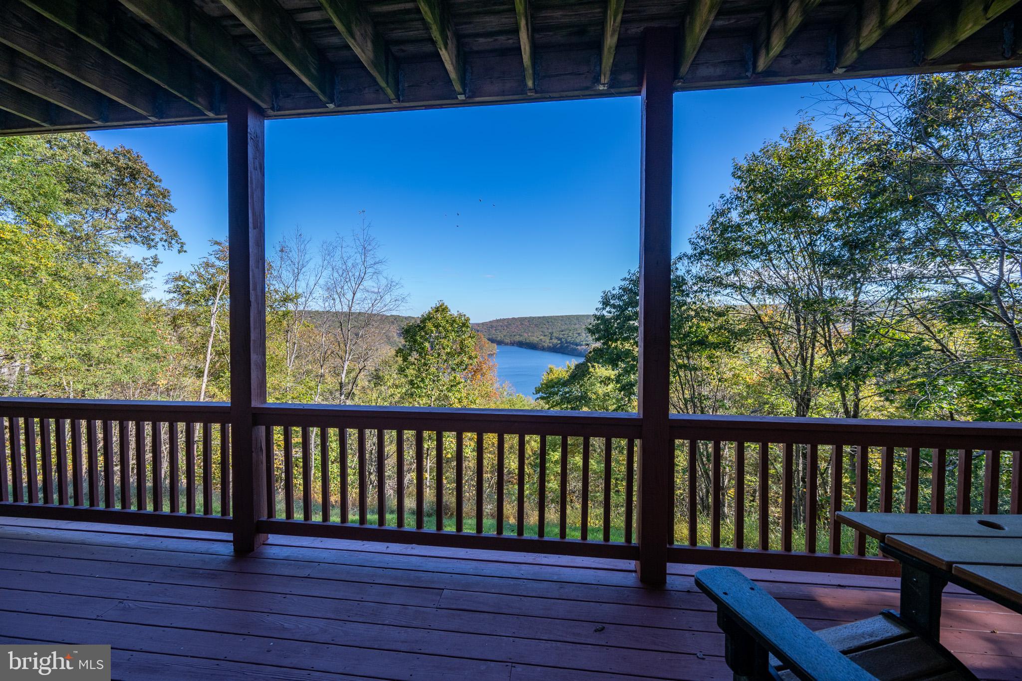 MOUNTAINSIDE - Residential