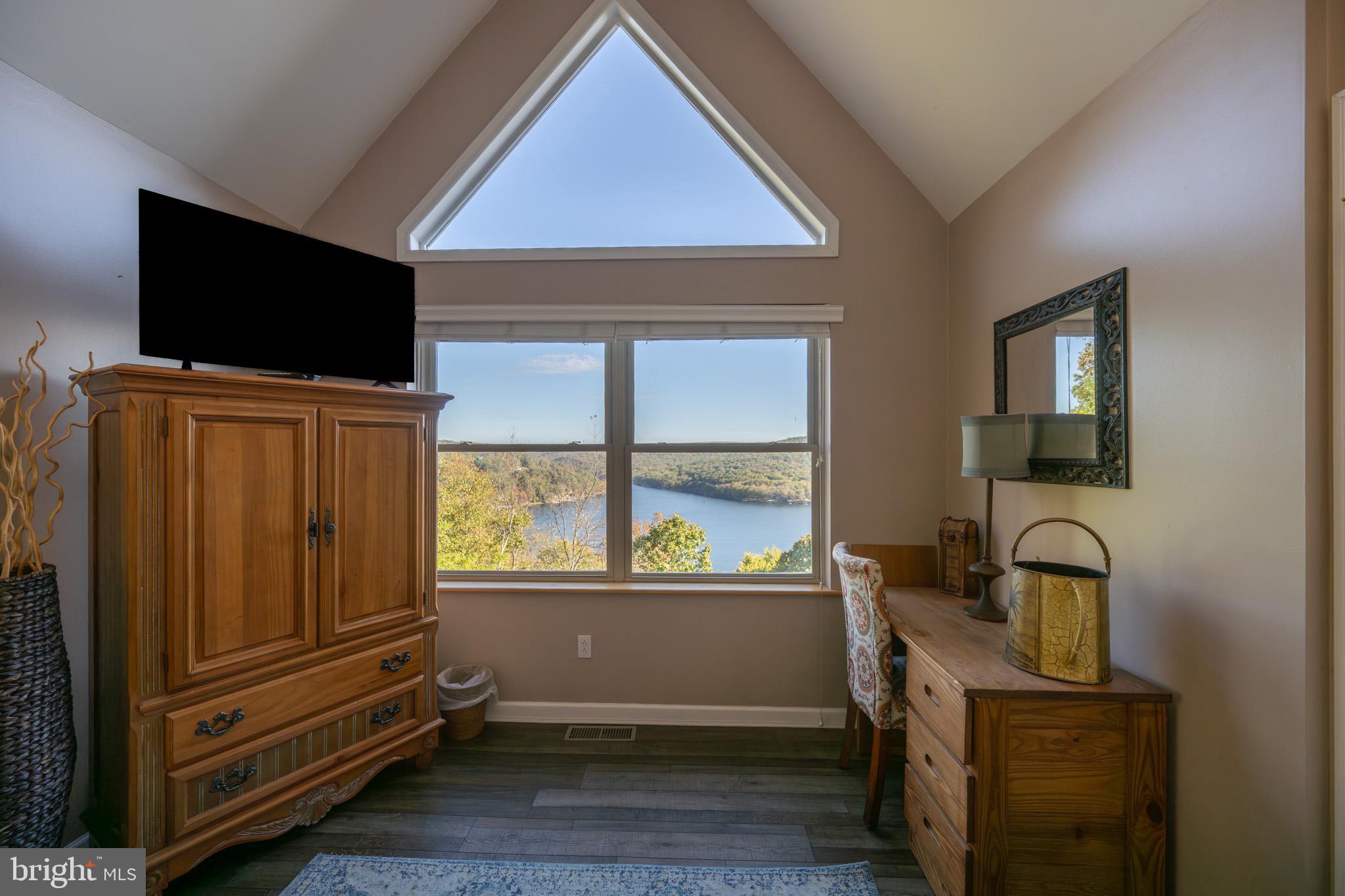 MOUNTAINSIDE - Residential