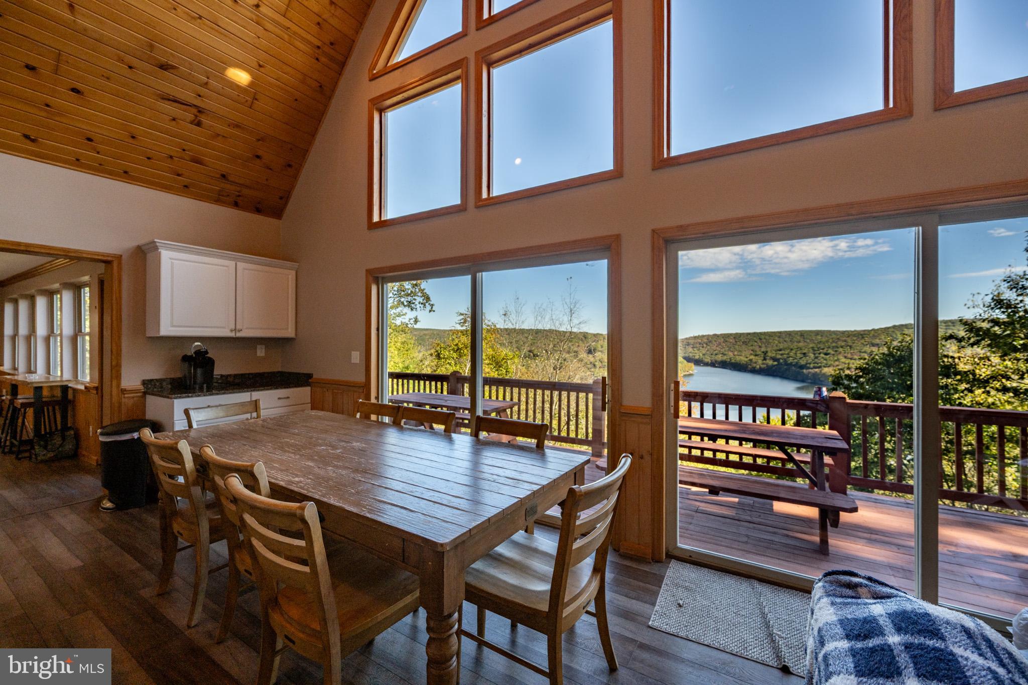 MOUNTAINSIDE - Residential