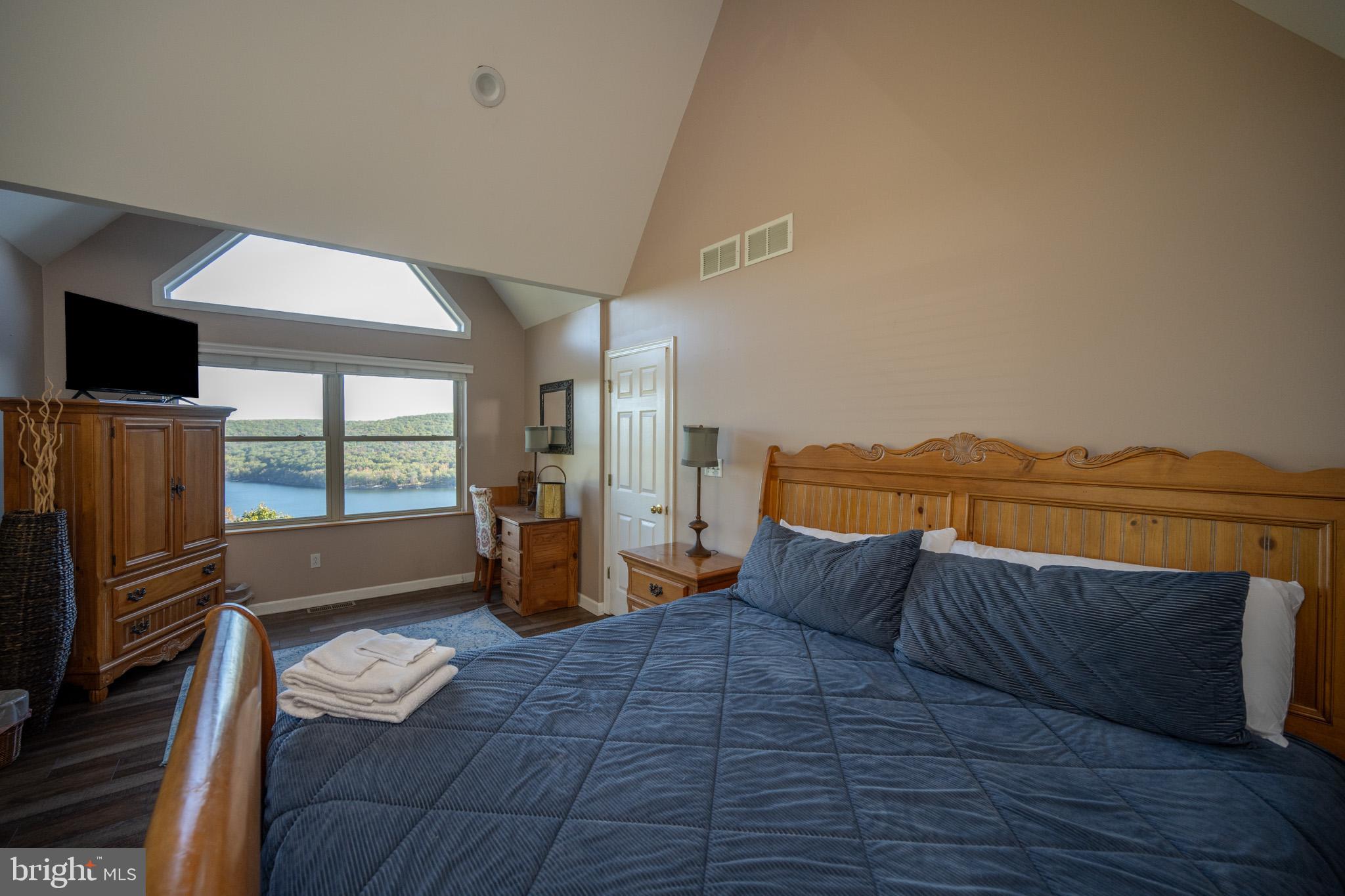 MOUNTAINSIDE - Residential