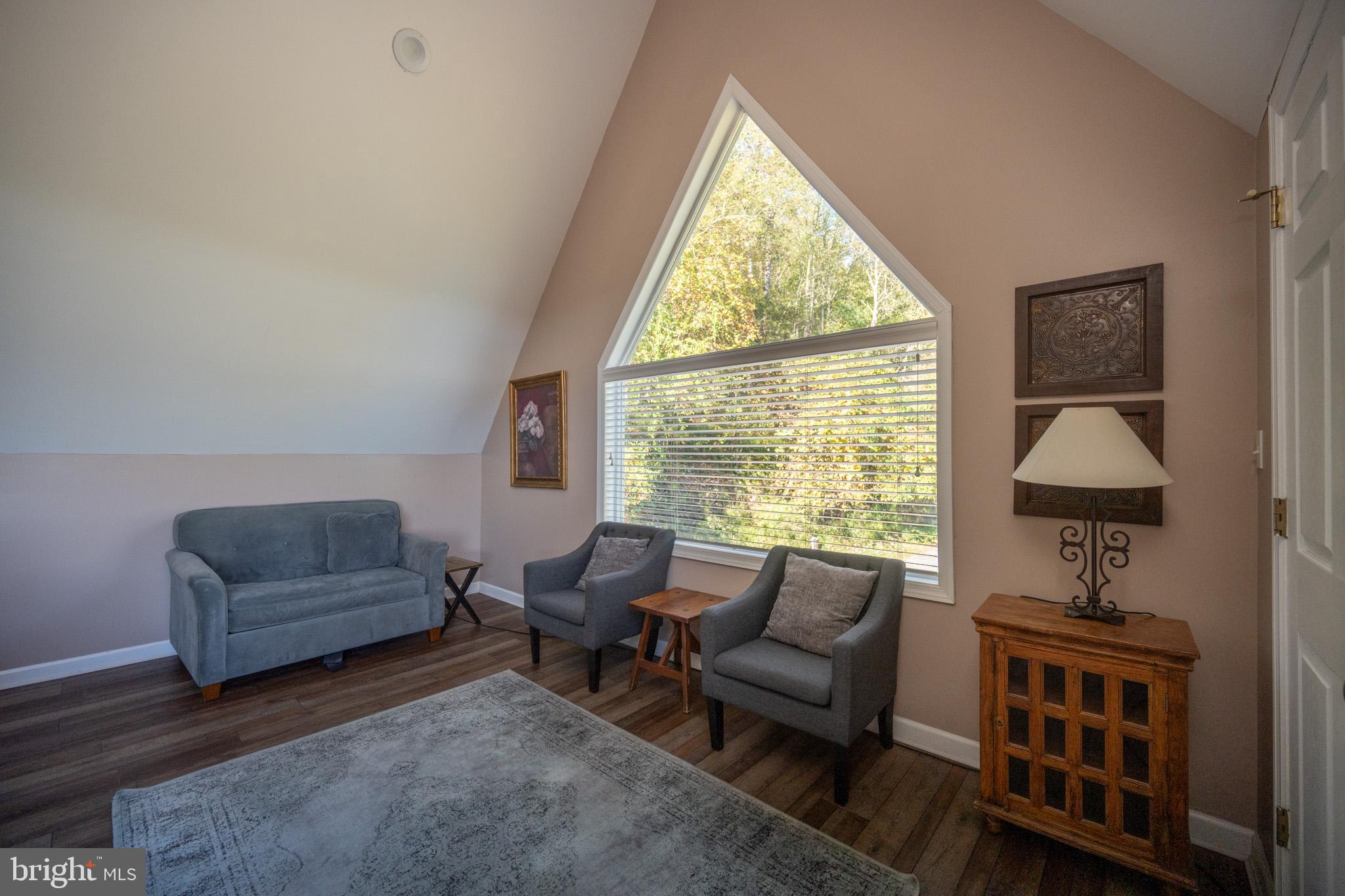 MOUNTAINSIDE - Residential