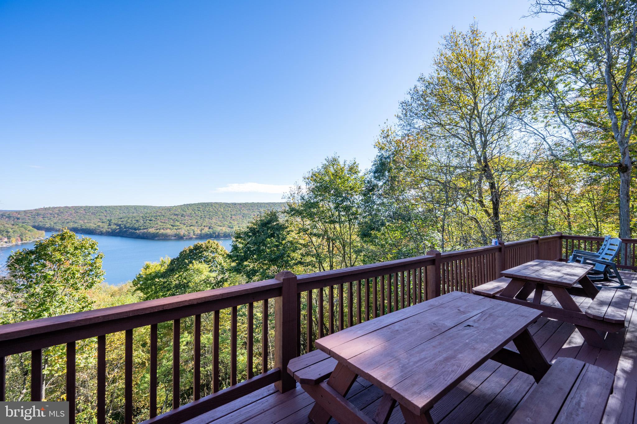 MOUNTAINSIDE - Residential