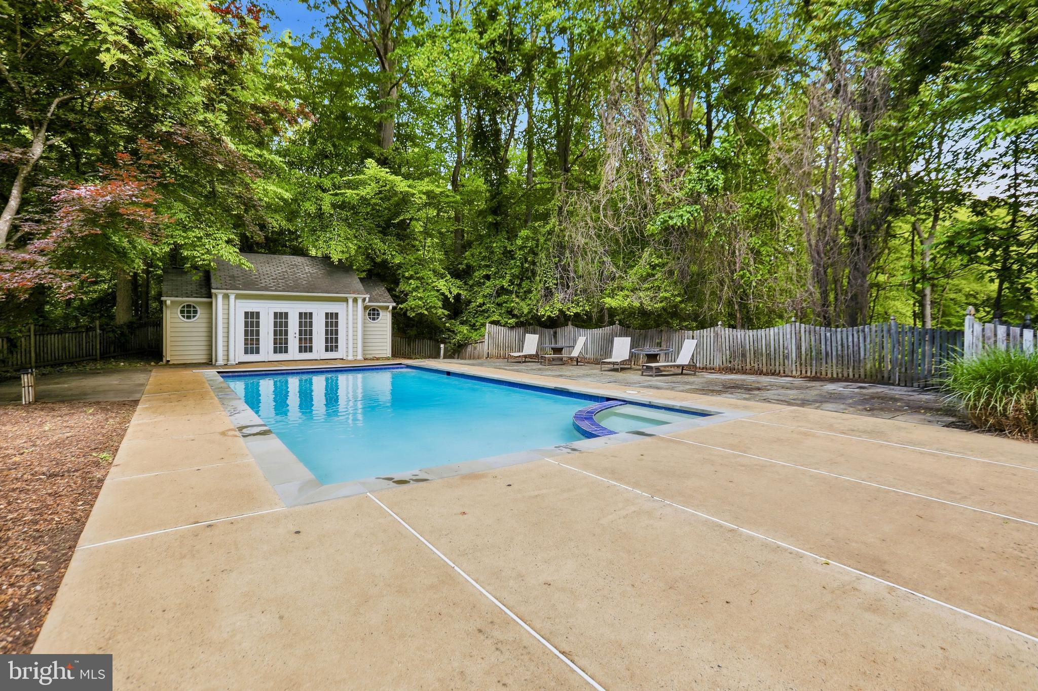 BEAR CREEK - Residential