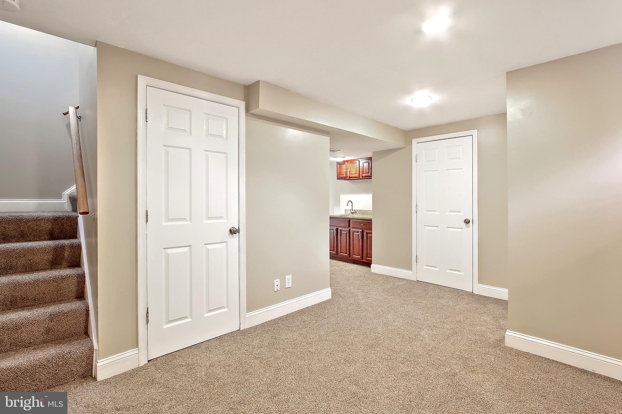 HARFORD SQUARE - Residential