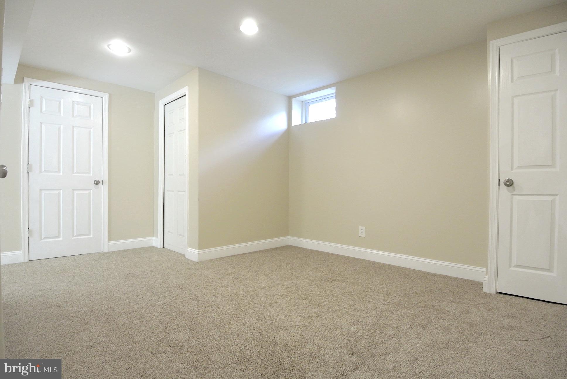 HARFORD SQUARE - Residential