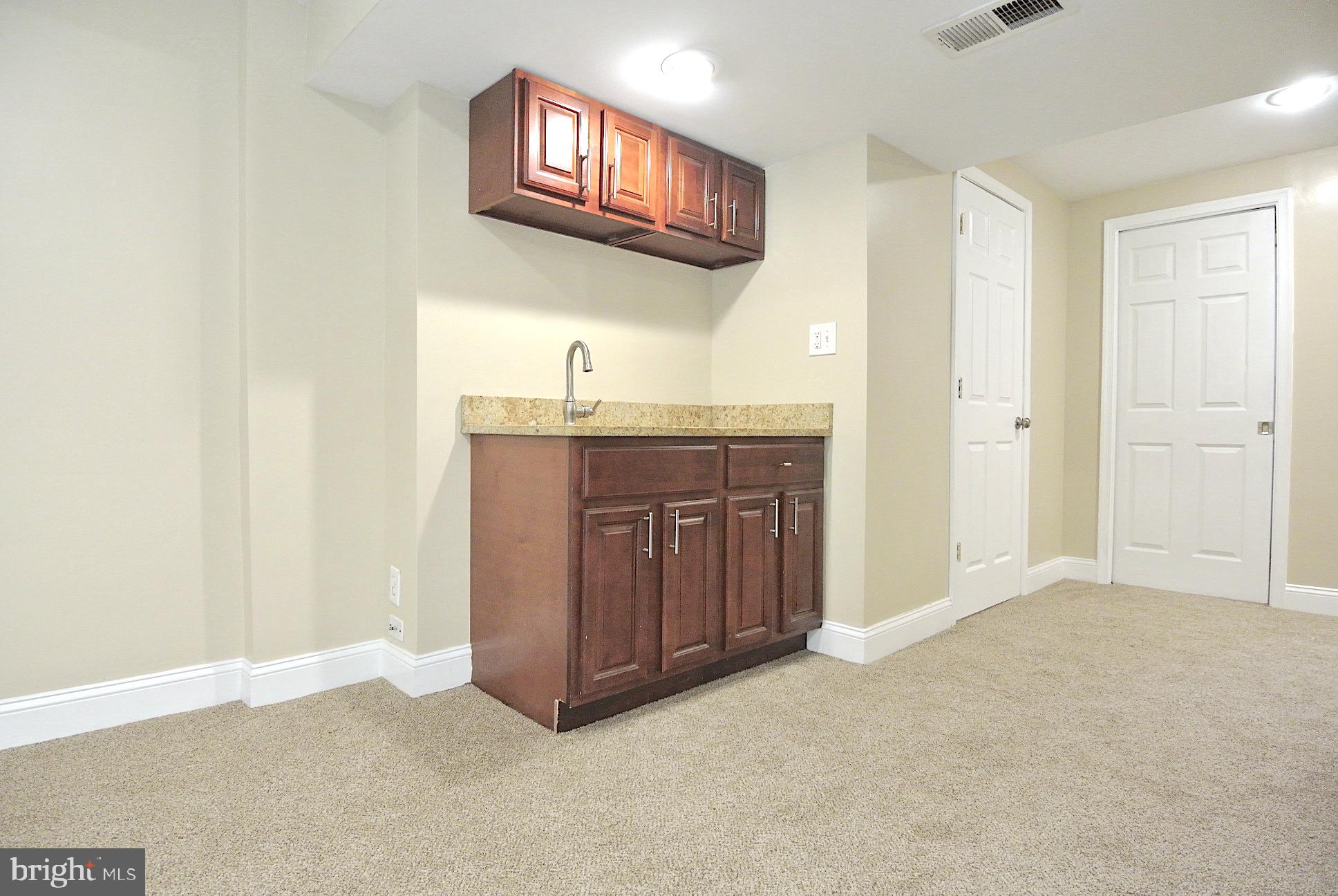 HARFORD SQUARE - Residential