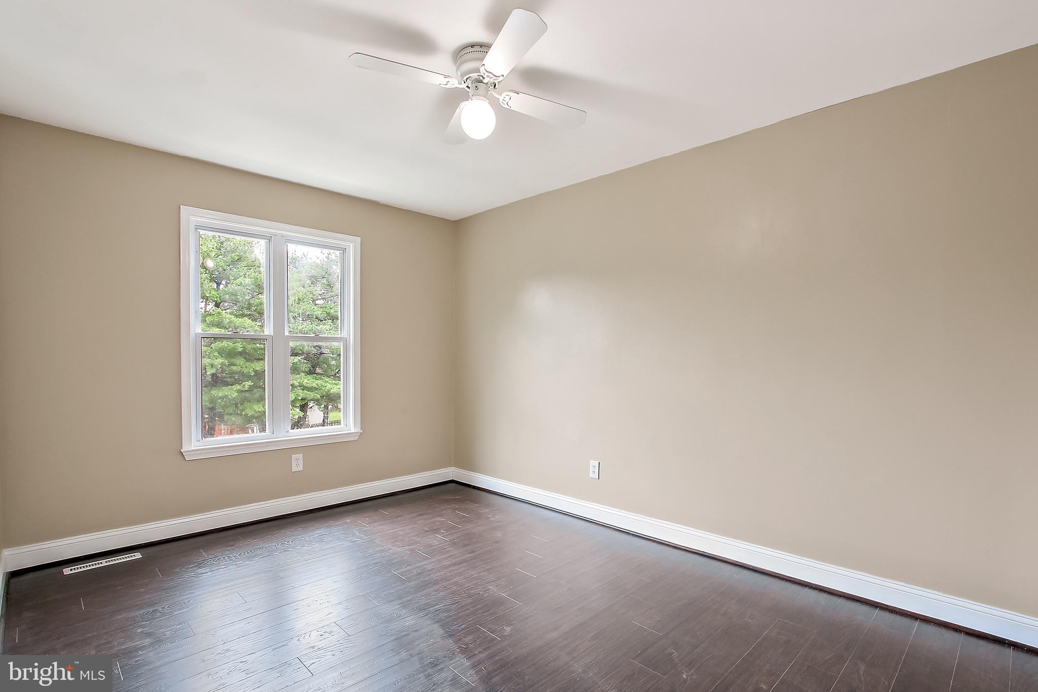 HARFORD SQUARE - Residential