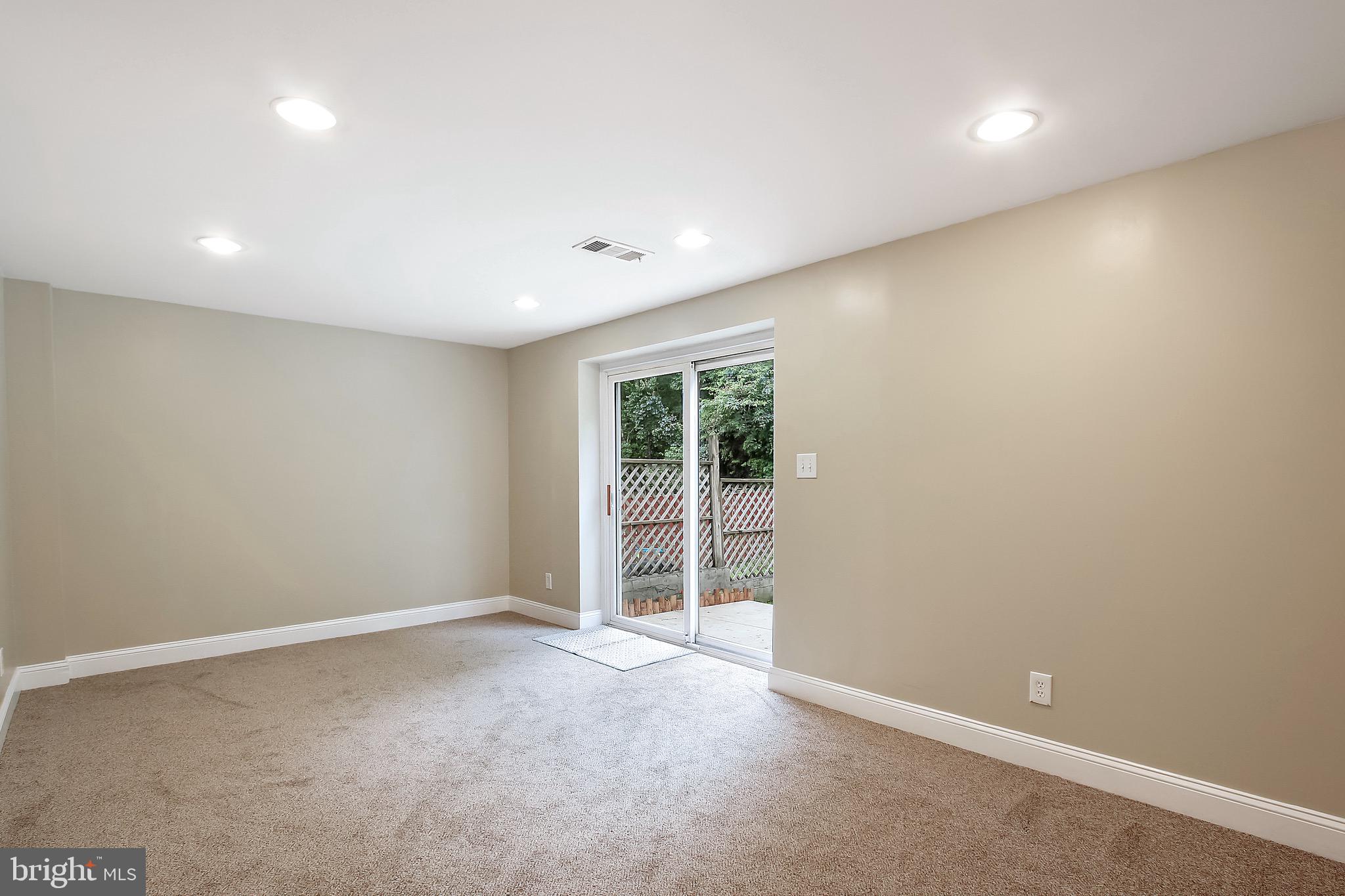 HARFORD SQUARE - Residential