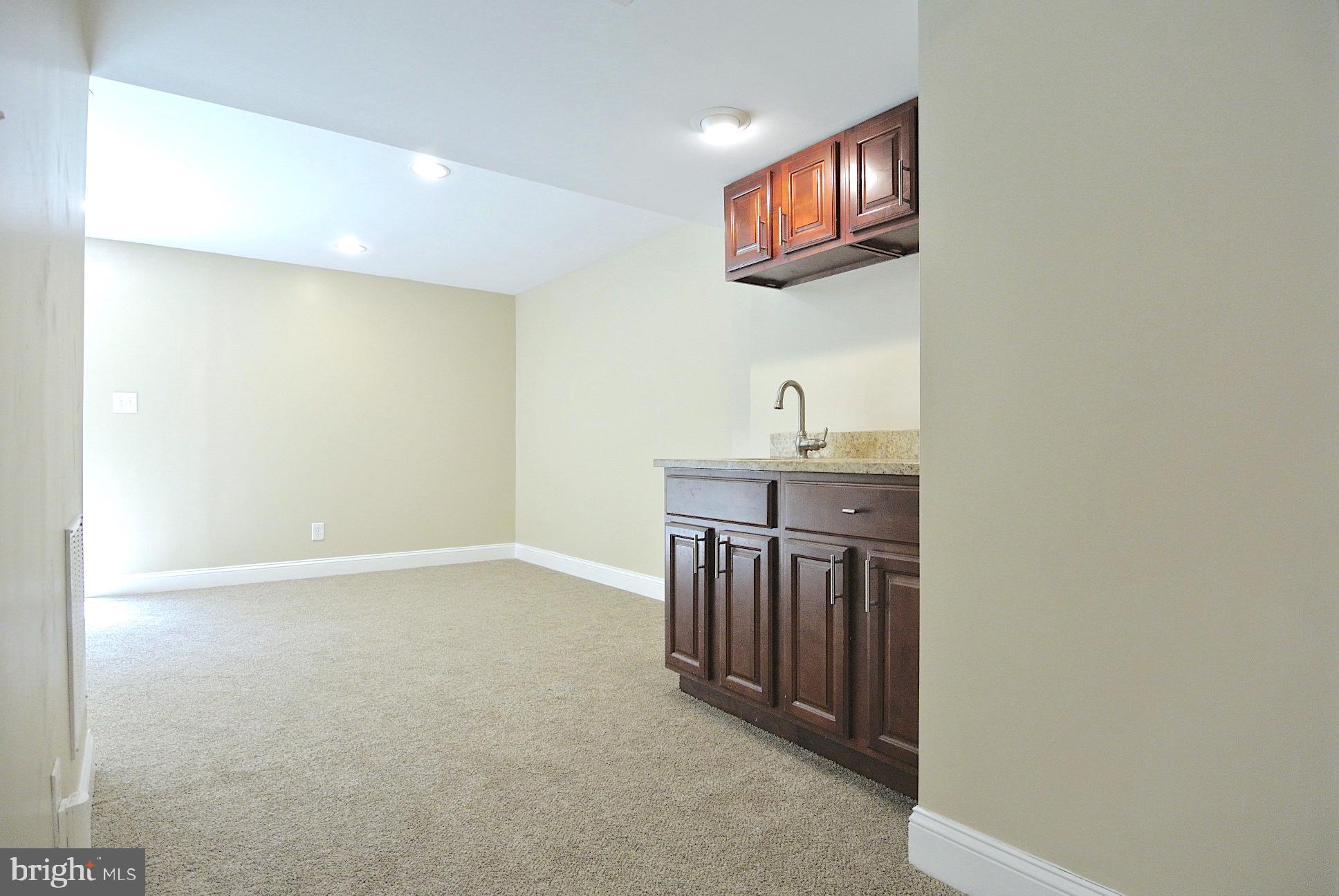 HARFORD SQUARE - Residential