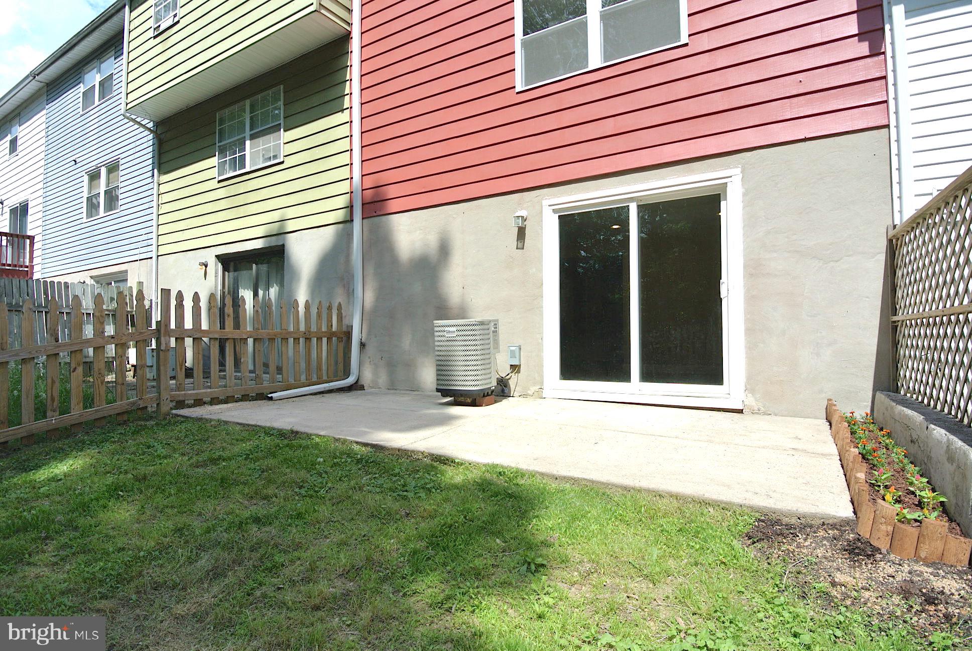 HARFORD SQUARE - Residential